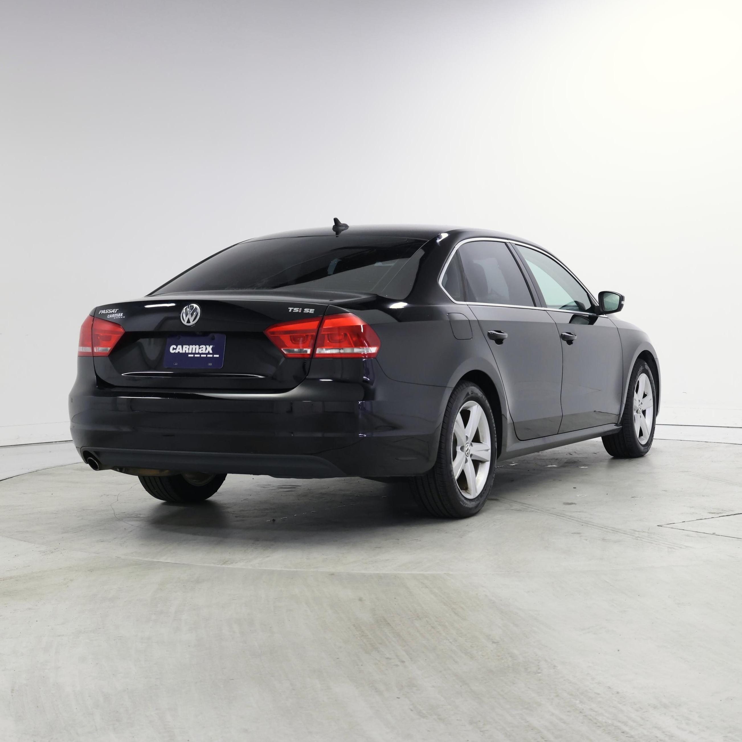 Thumbnail: 2015 Volkswagen Passat - 8