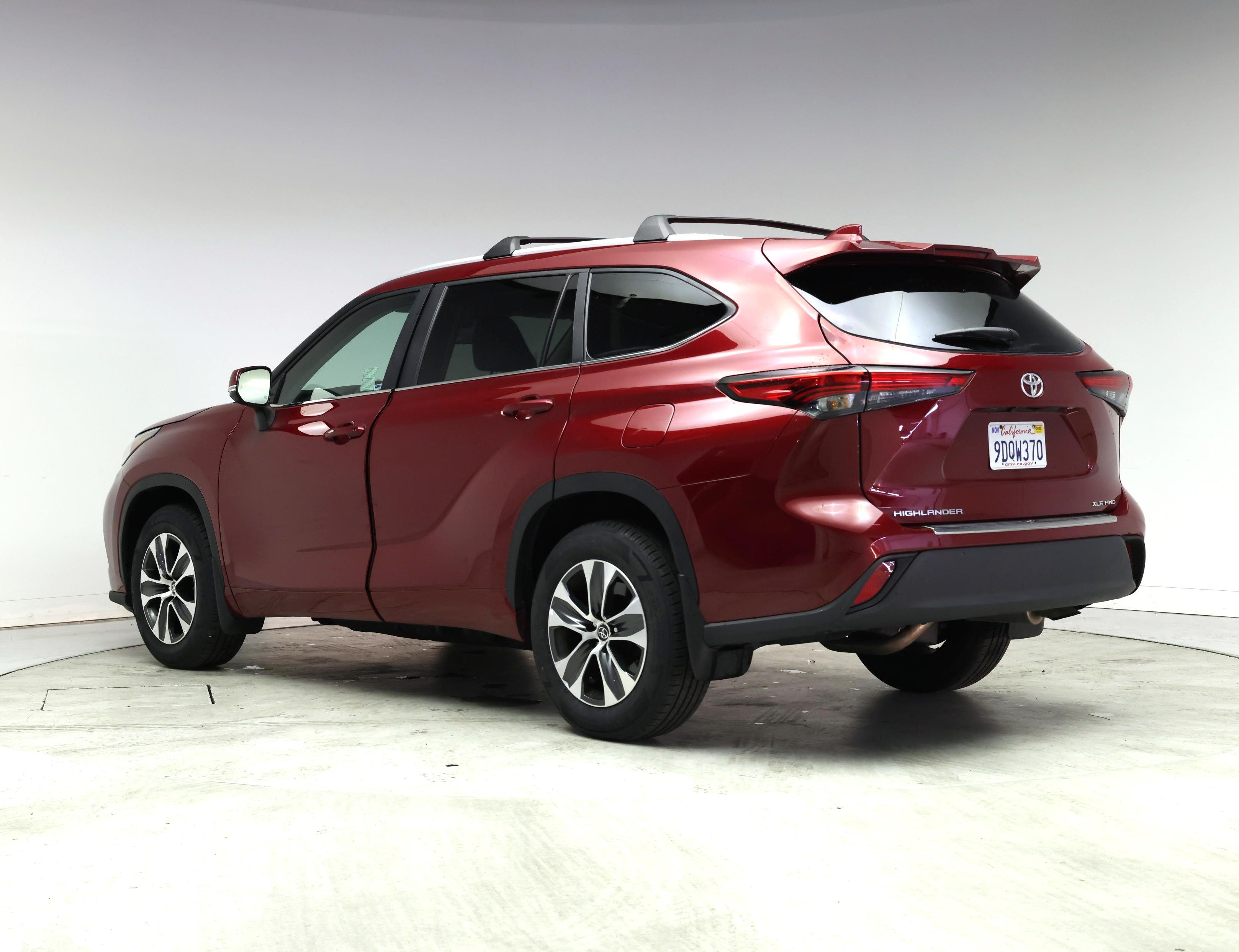 Thumbnail: 2023 Toyota Highlander - 2