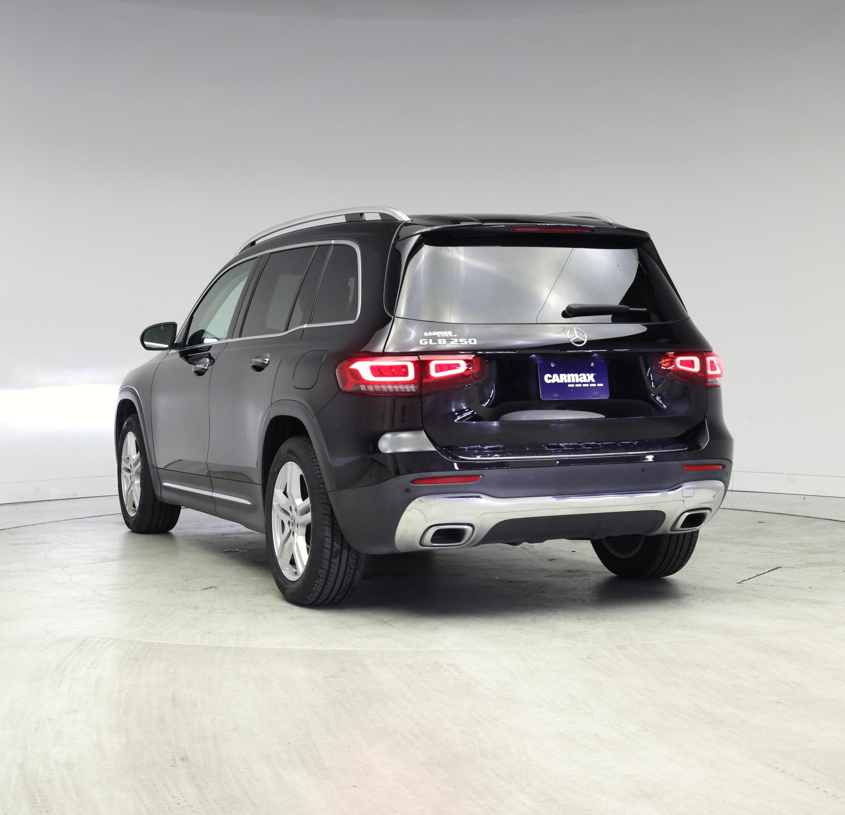 Thumbnail: 2023 Mercedes-Benz GLB - 2