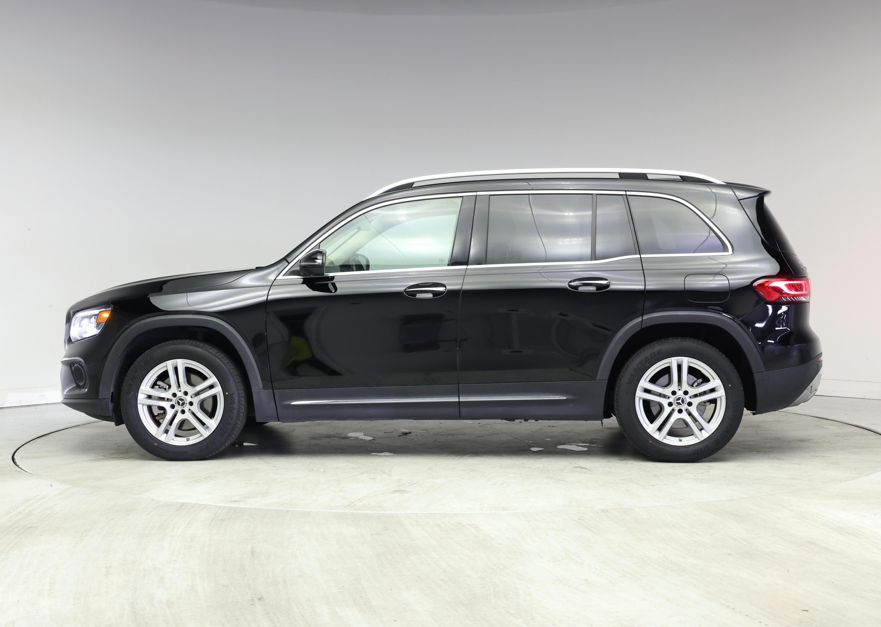 Thumbnail: 2023 Mercedes-Benz GLB - 3