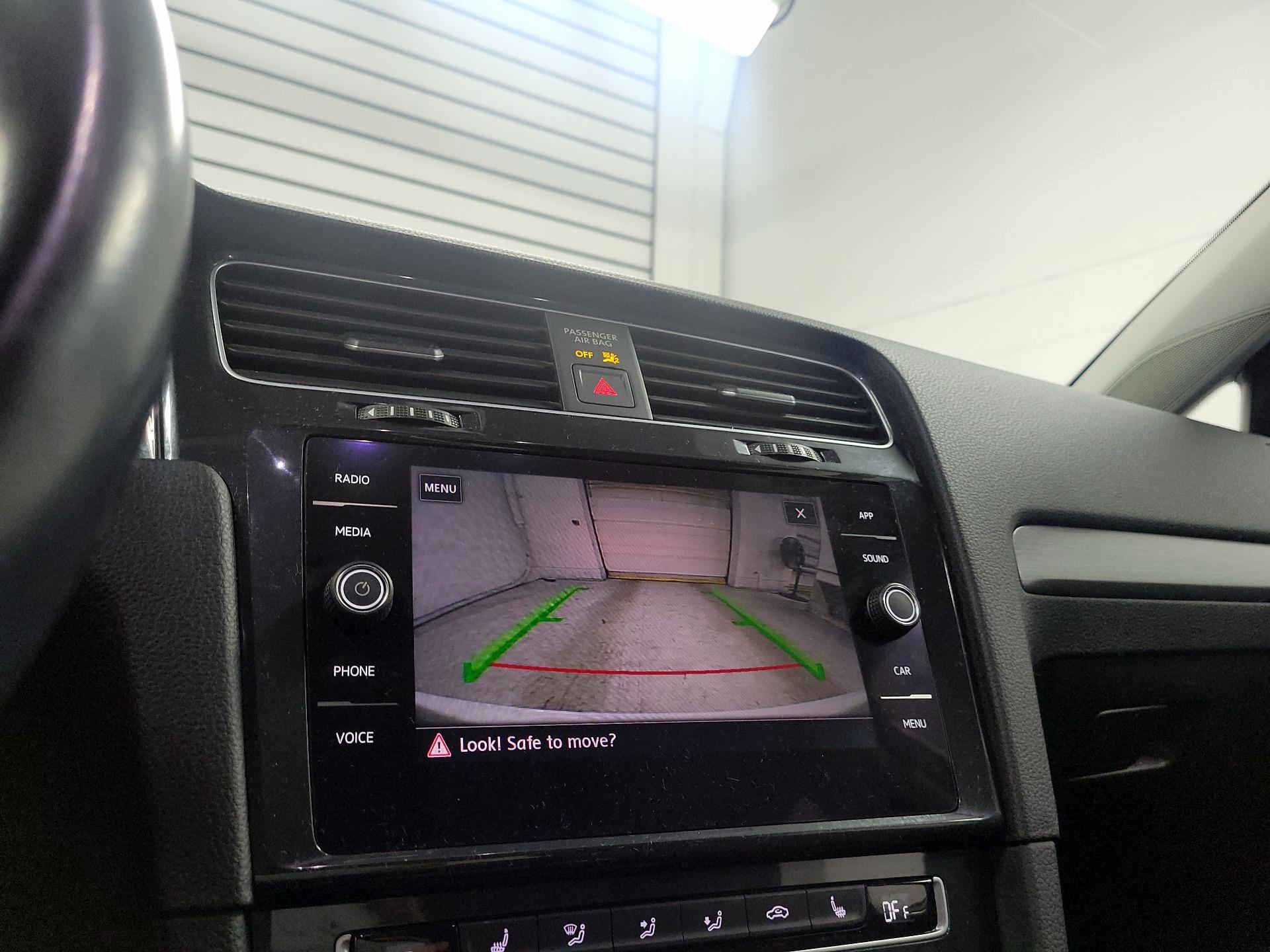 Thumbnail: 2019 Volkswagen e-Golf - 14