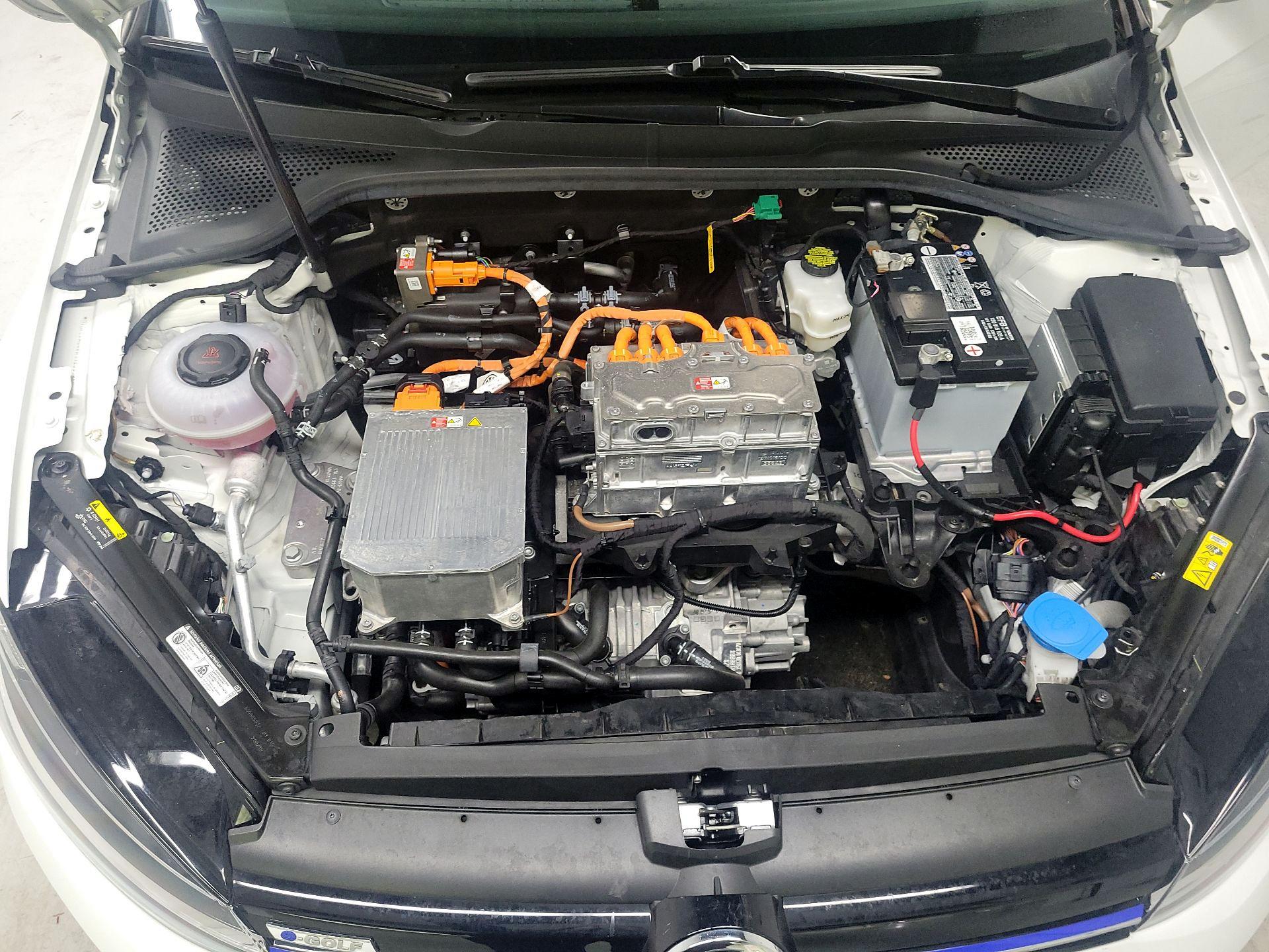 Thumbnail: 2019 Volkswagen e-Golf - 20