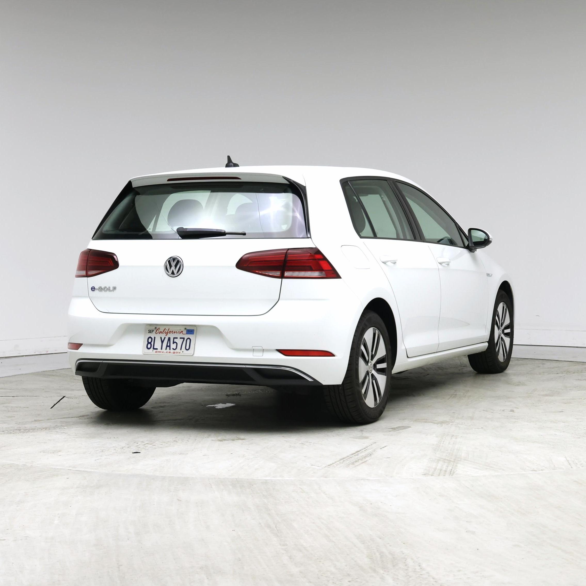 Thumbnail: 2019 Volkswagen e-Golf - 8