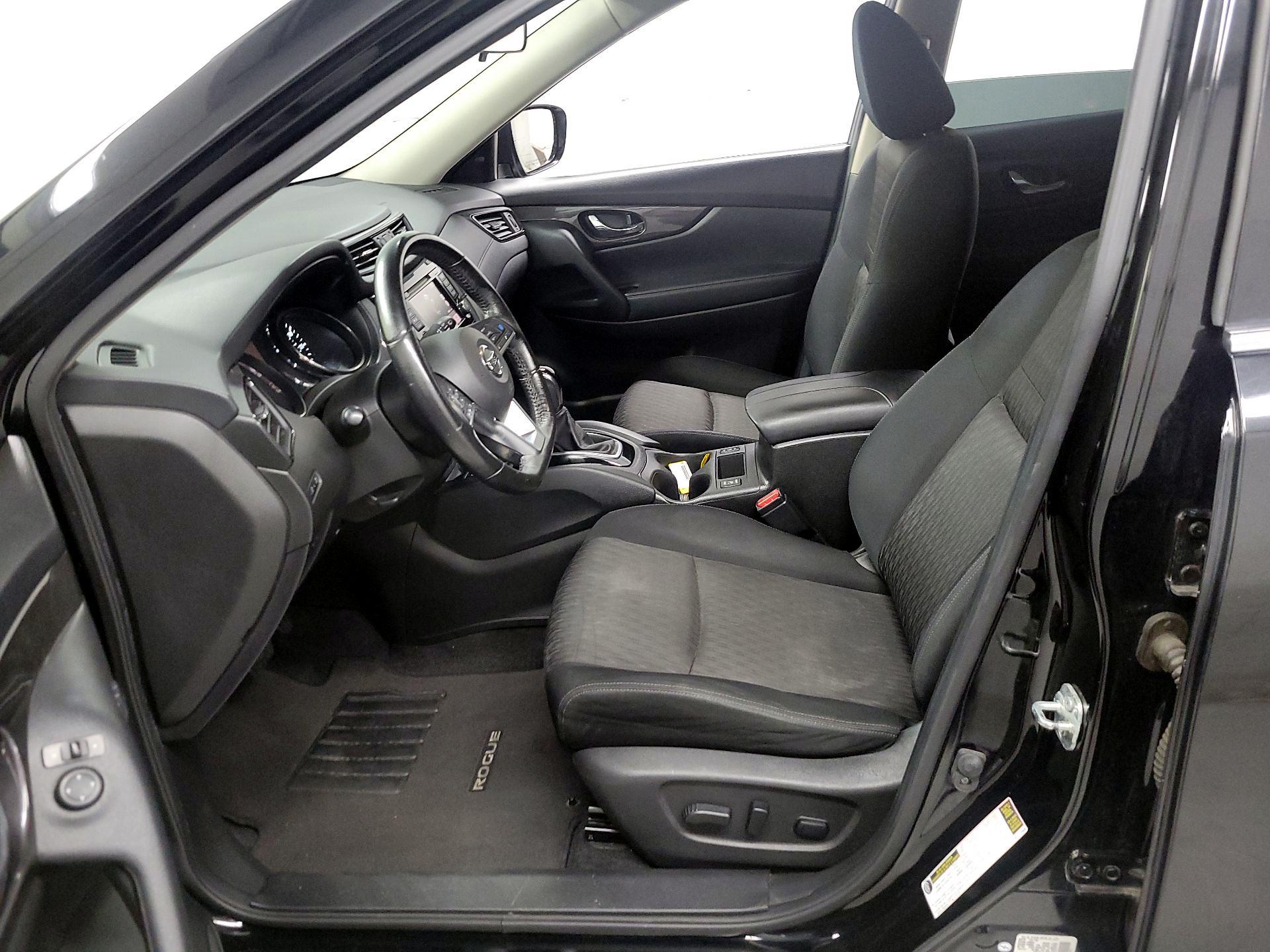 Thumbnail: 2019 Nissan Rogue - 11