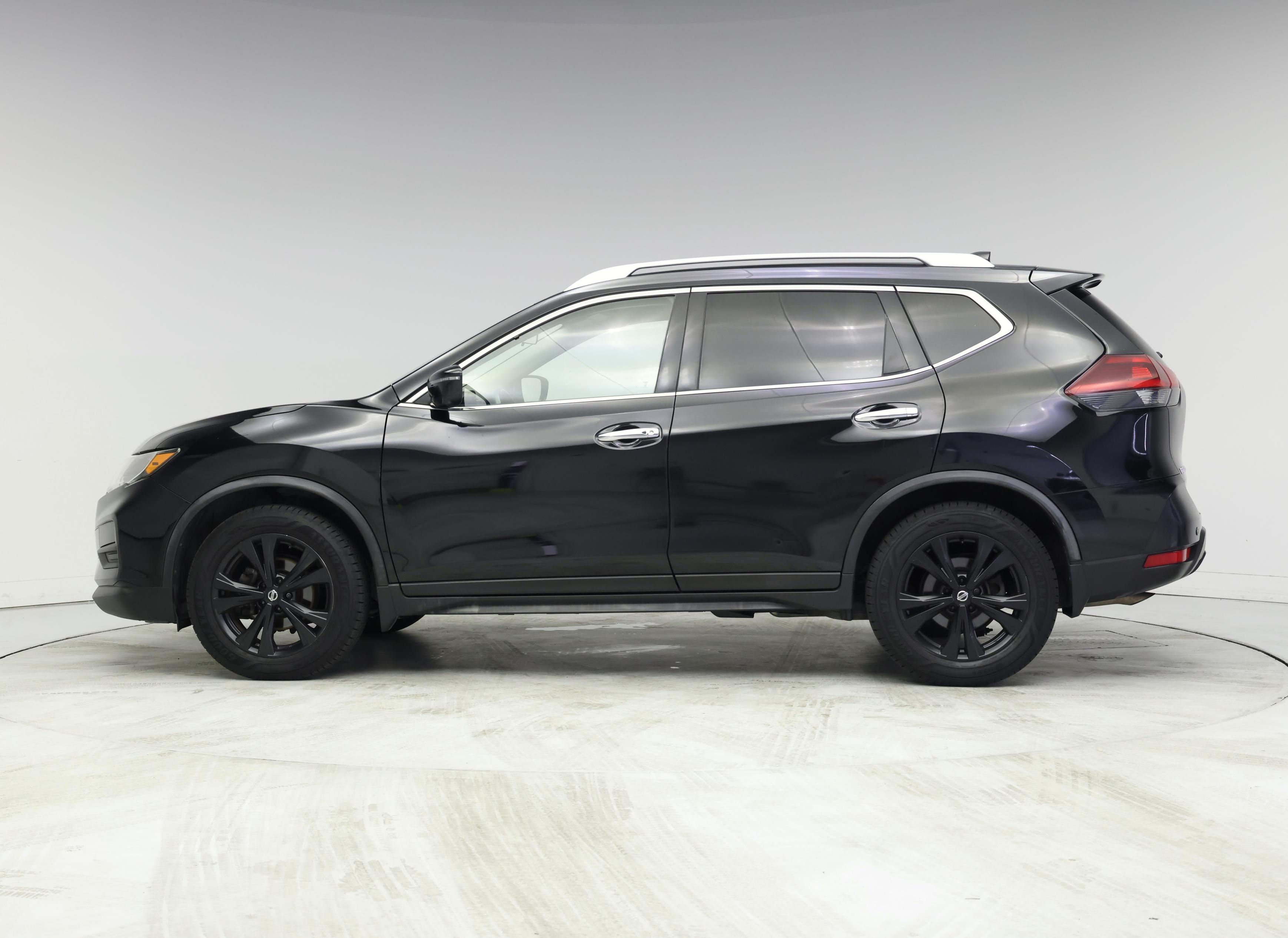 Thumbnail: 2019 Nissan Rogue - 3