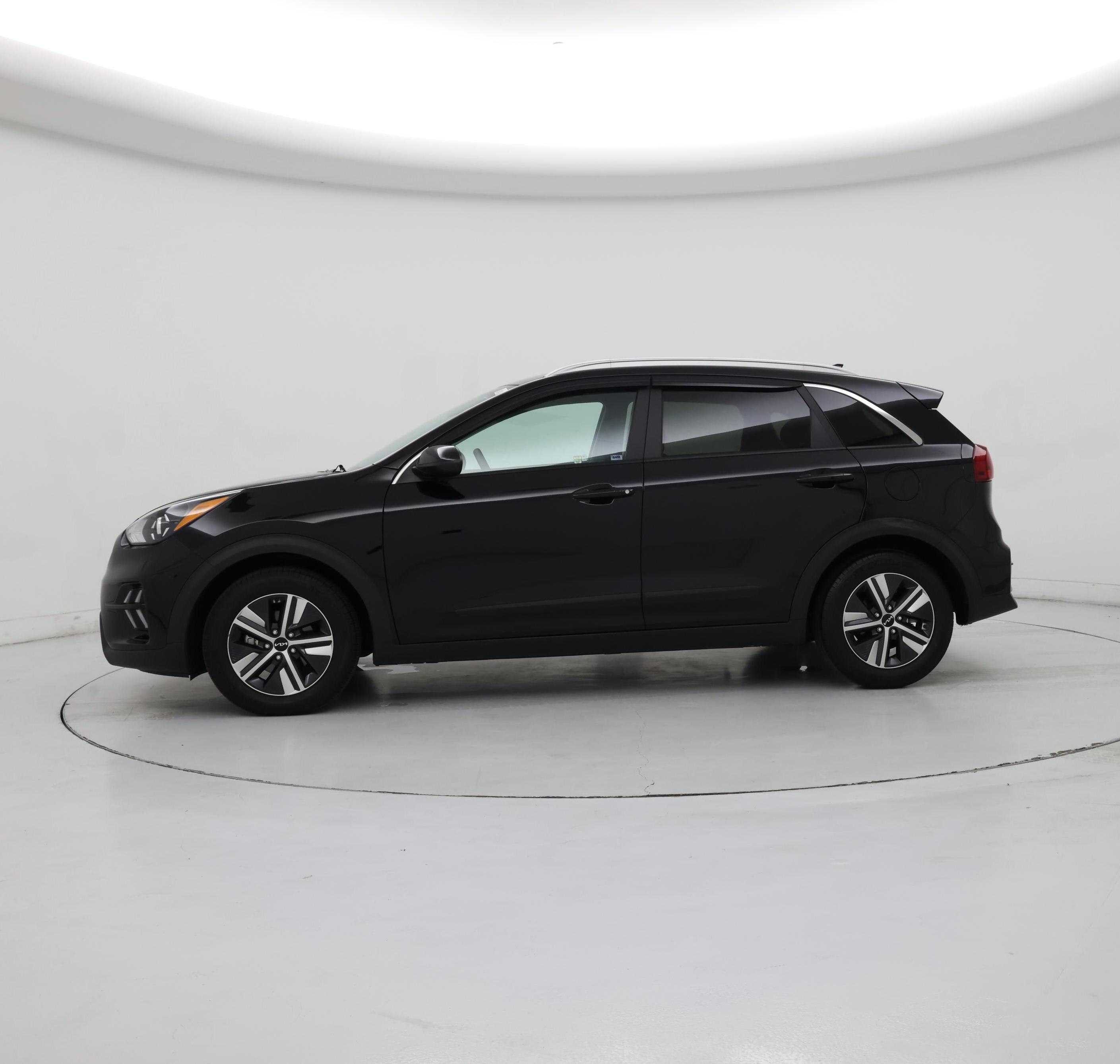 Thumbnail: 2022 Kia Niro - 3