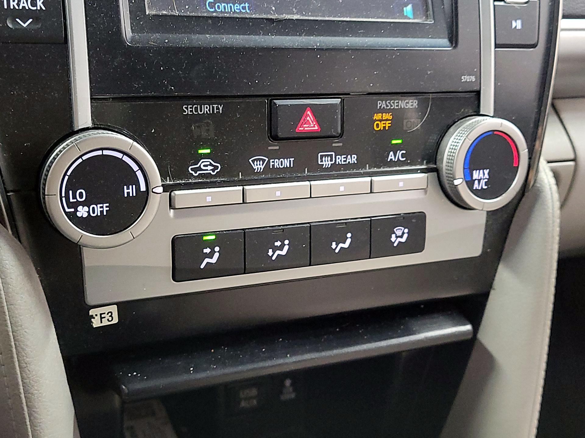 Thumbnail: 2013 Toyota Camry - 14