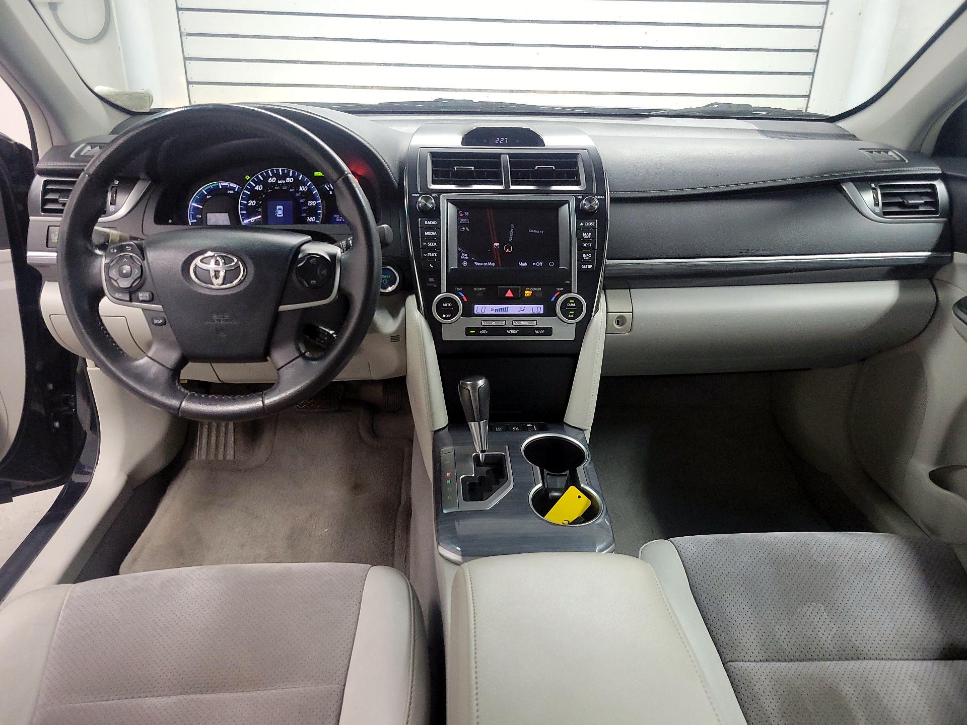 Thumbnail: 2013 Toyota Camry - 9