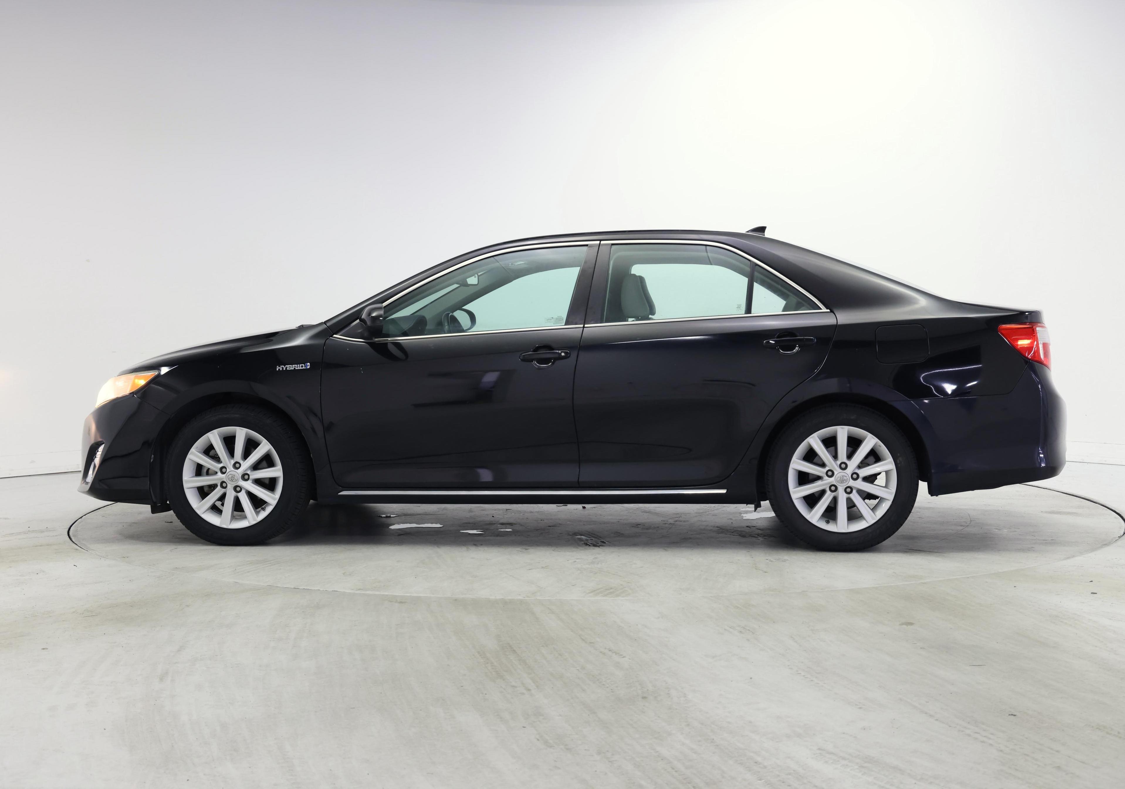 Thumbnail: 2013 Toyota Camry - 3
