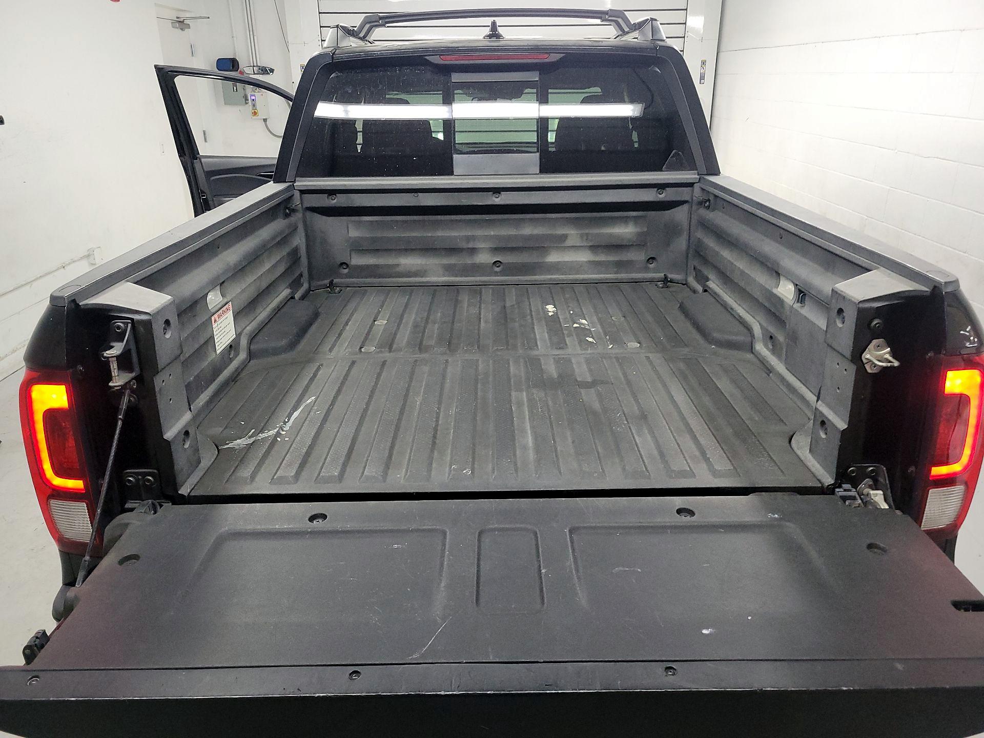 Thumbnail: 2017 Honda Ridgeline - 18