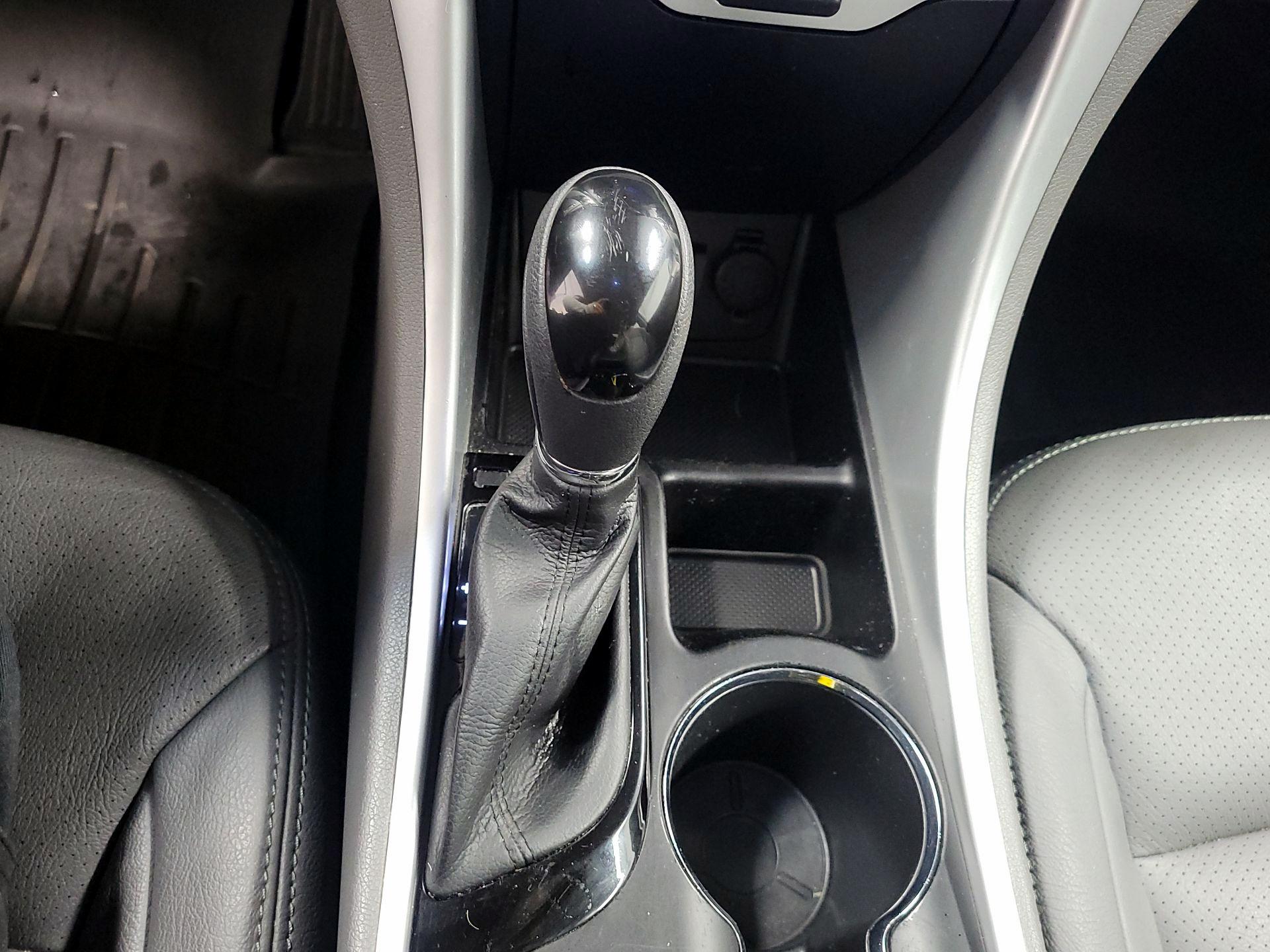 Thumbnail: 2015 Hyundai Sonata - 17