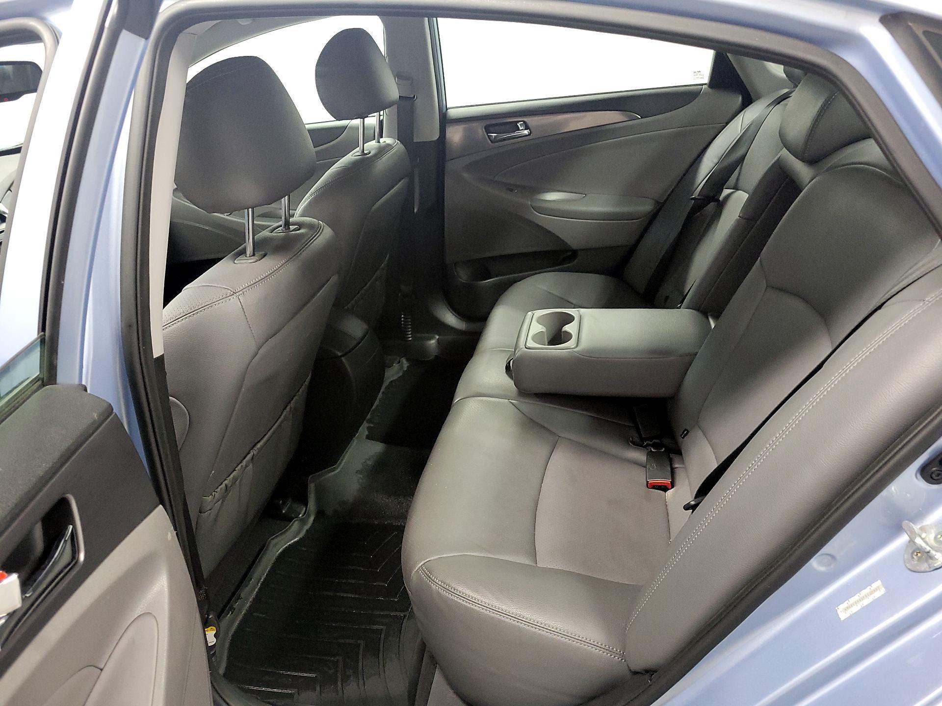 Thumbnail: 2015 Hyundai Sonata - 18