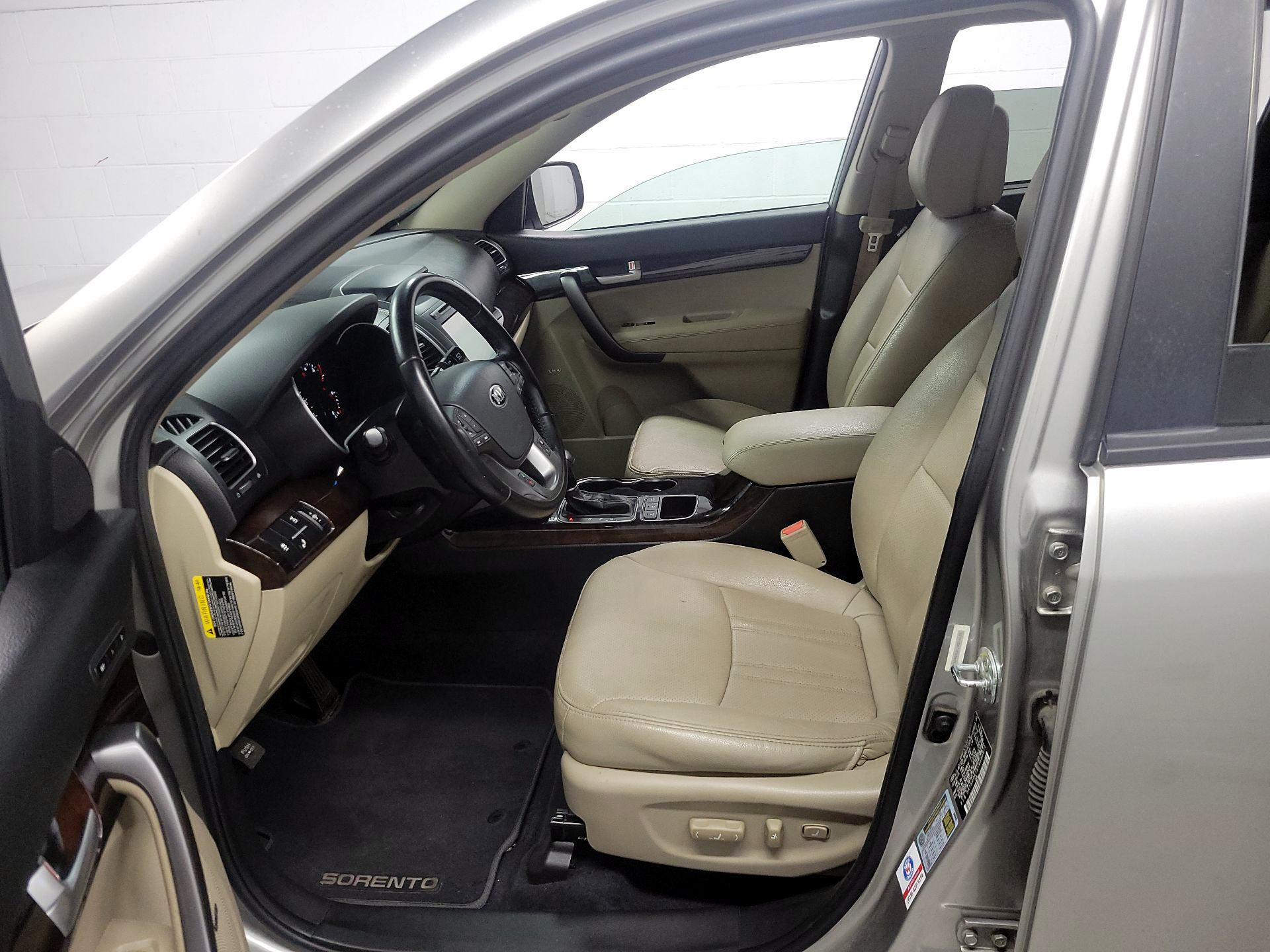 Thumbnail: 2015 Kia Sorento - 11