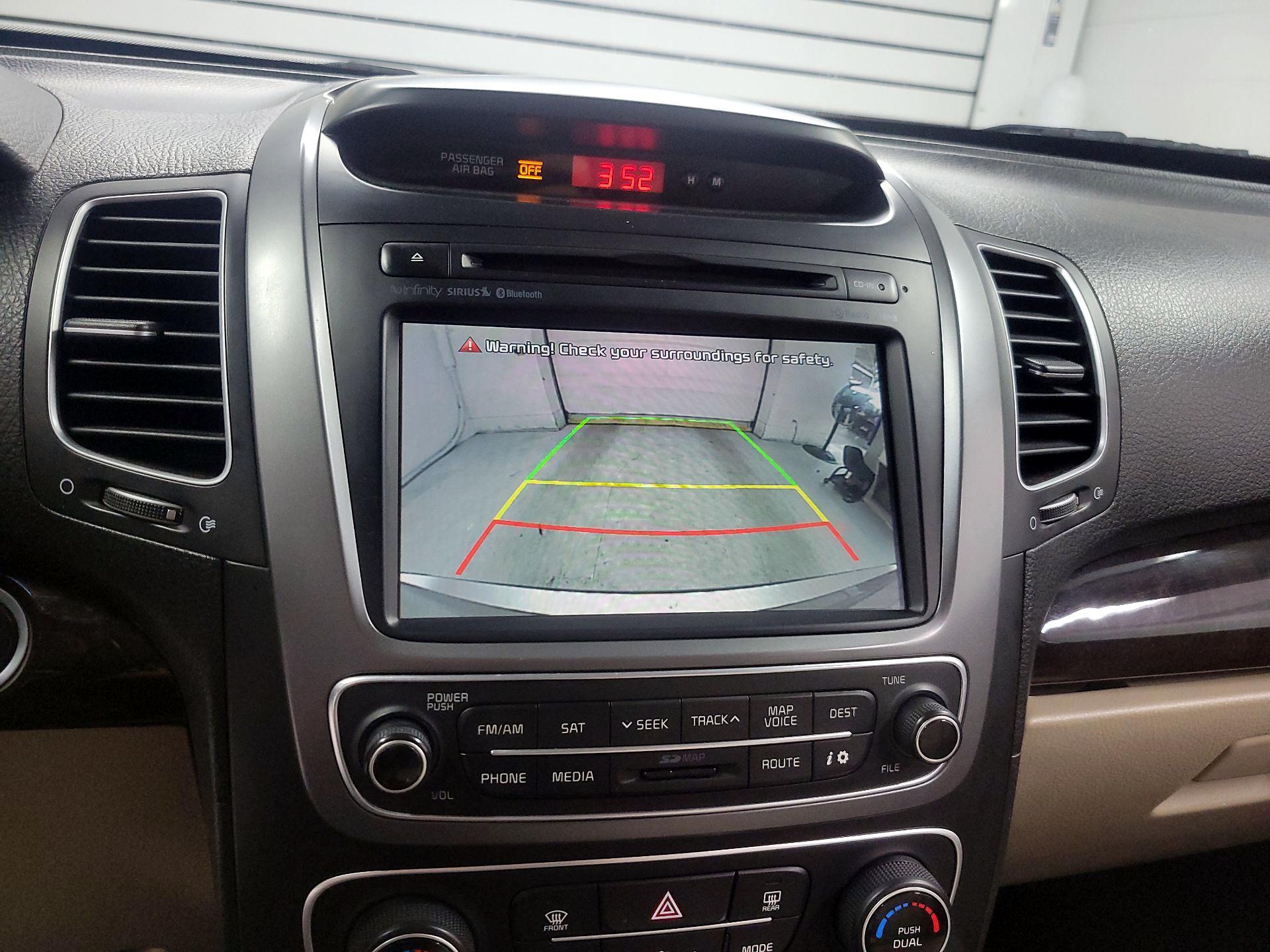 Thumbnail: 2015 Kia Sorento - 13
