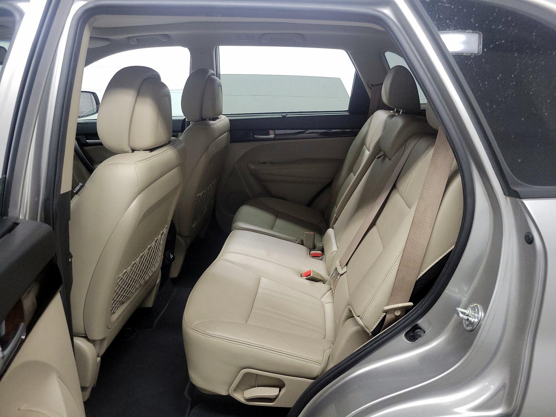 Thumbnail: 2015 Kia Sorento - 17