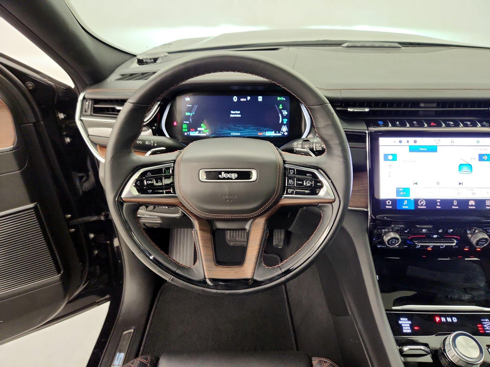 Thumbnail: 2023 Jeep Grand Cherokee - 10