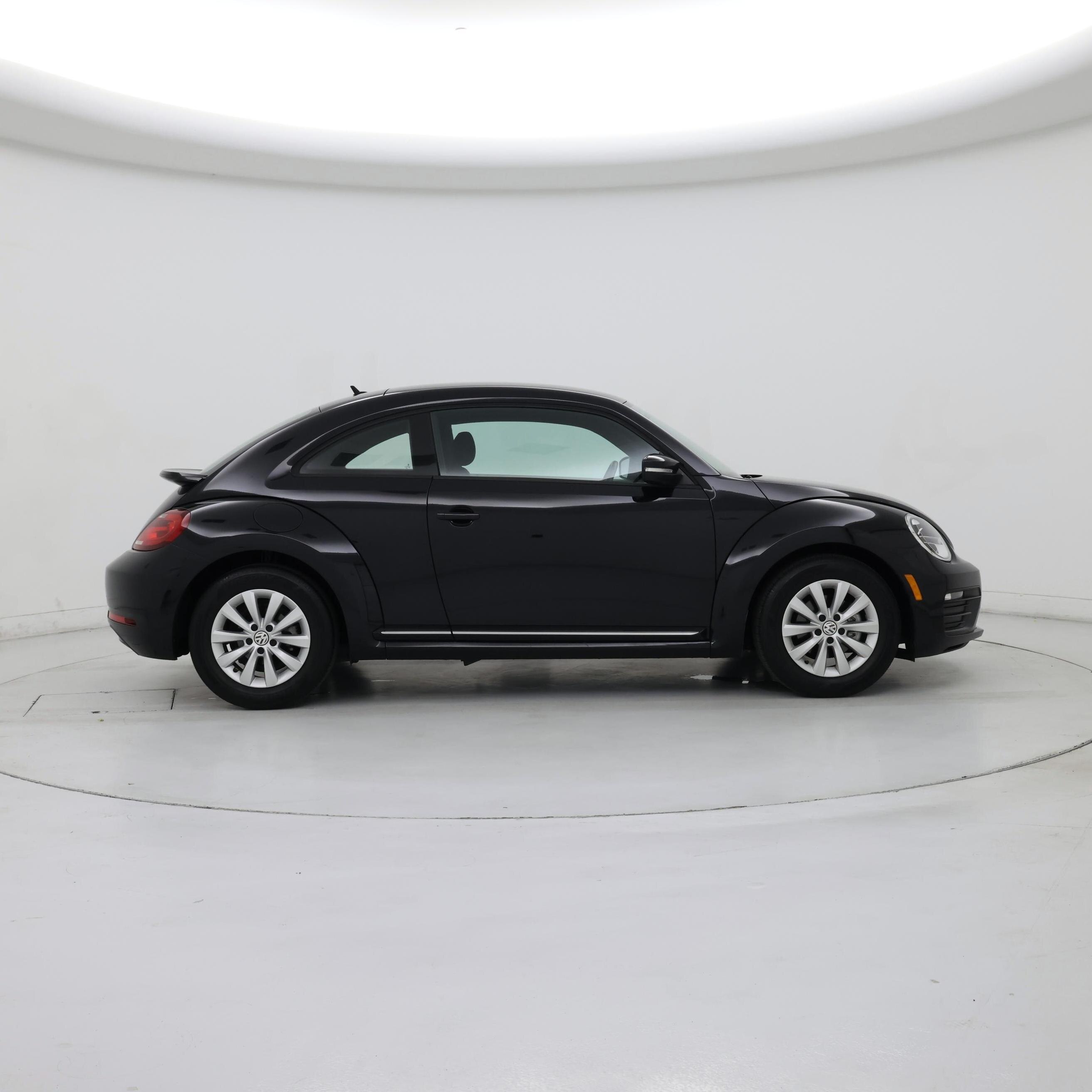 Thumbnail: 2019 Volkswagen Beetle - 7