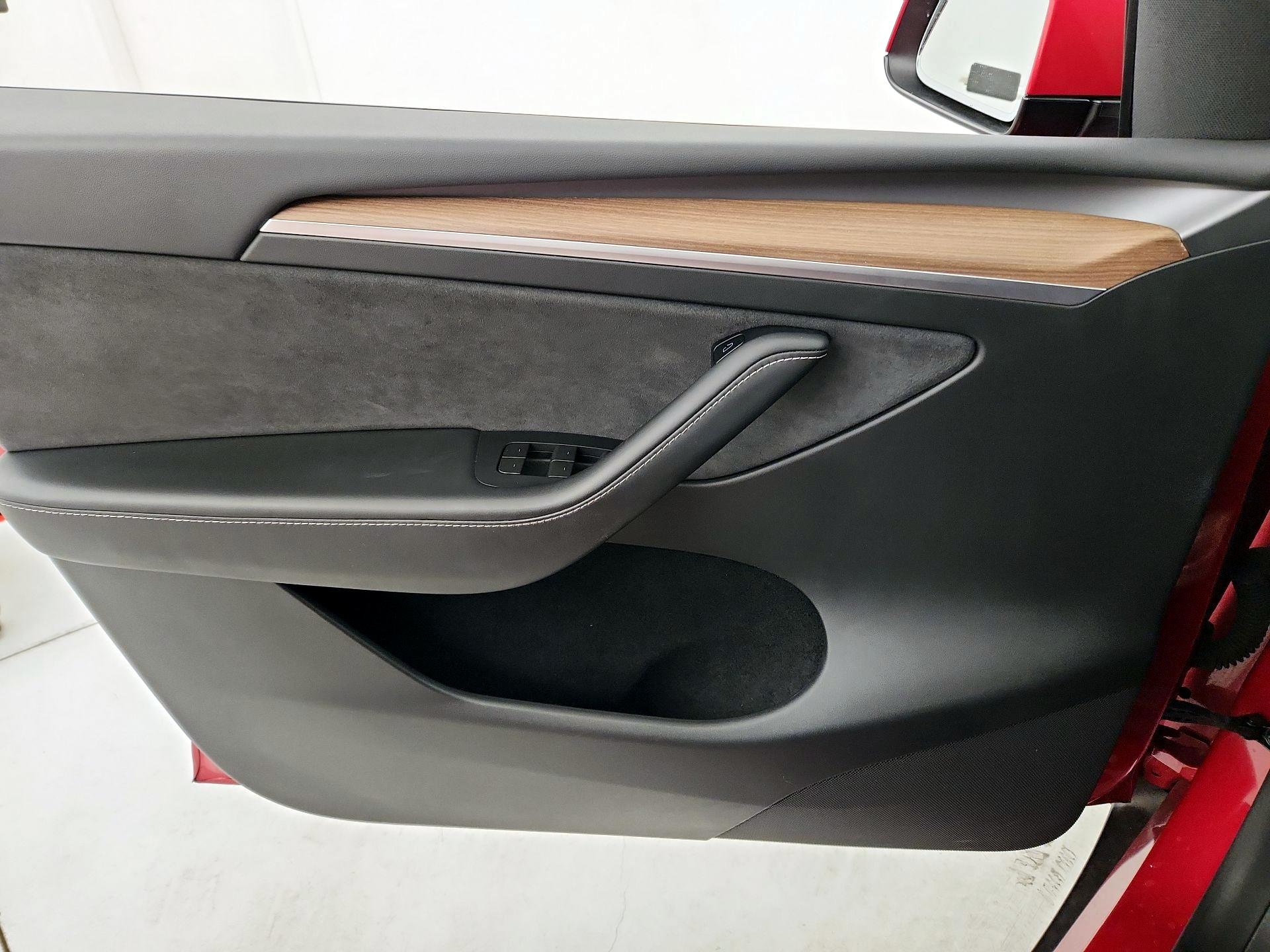 Thumbnail: 2023 Tesla Model Y - 12