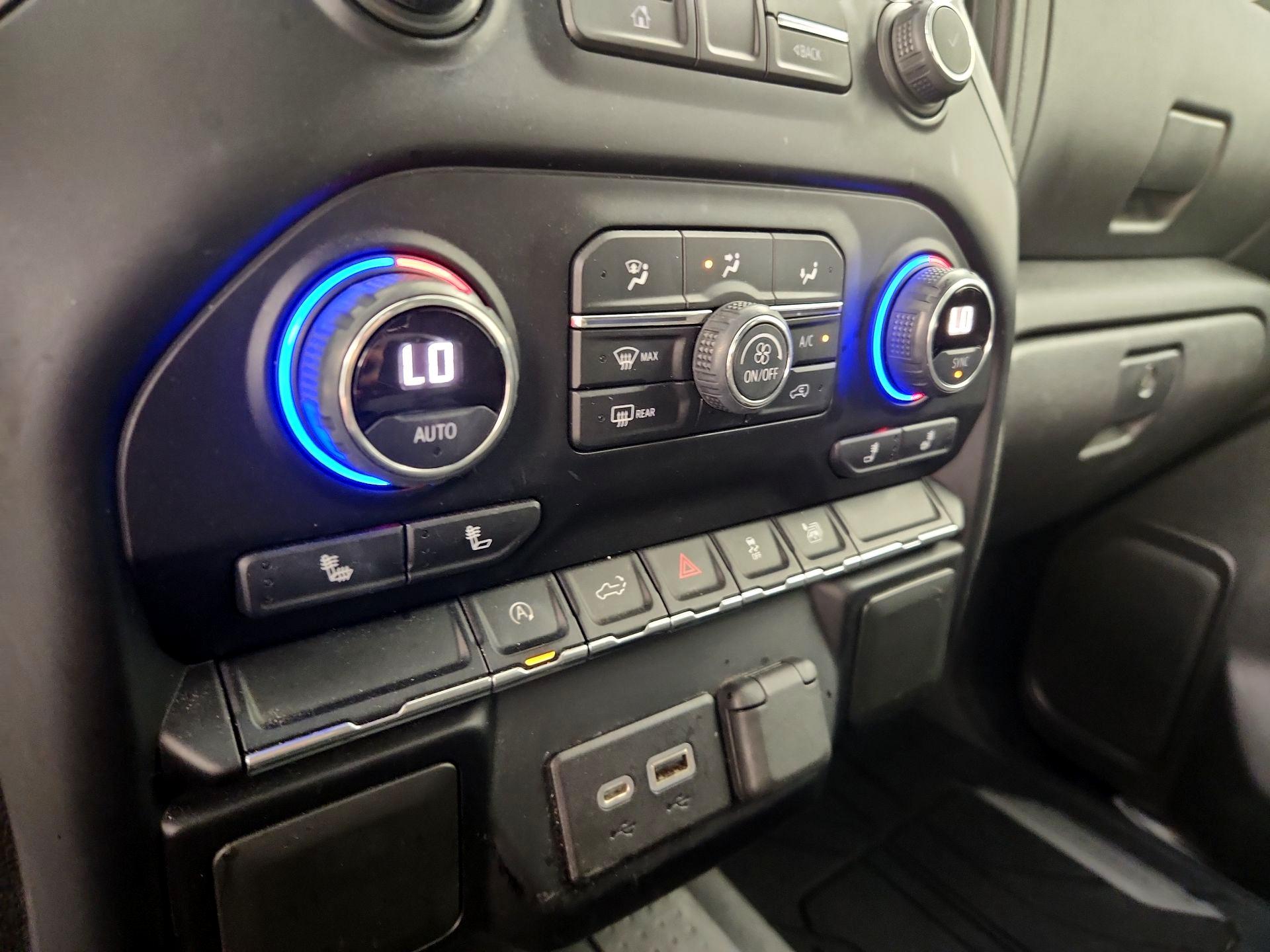 Thumbnail: 2021 Chevrolet Silverado 1500 - 16