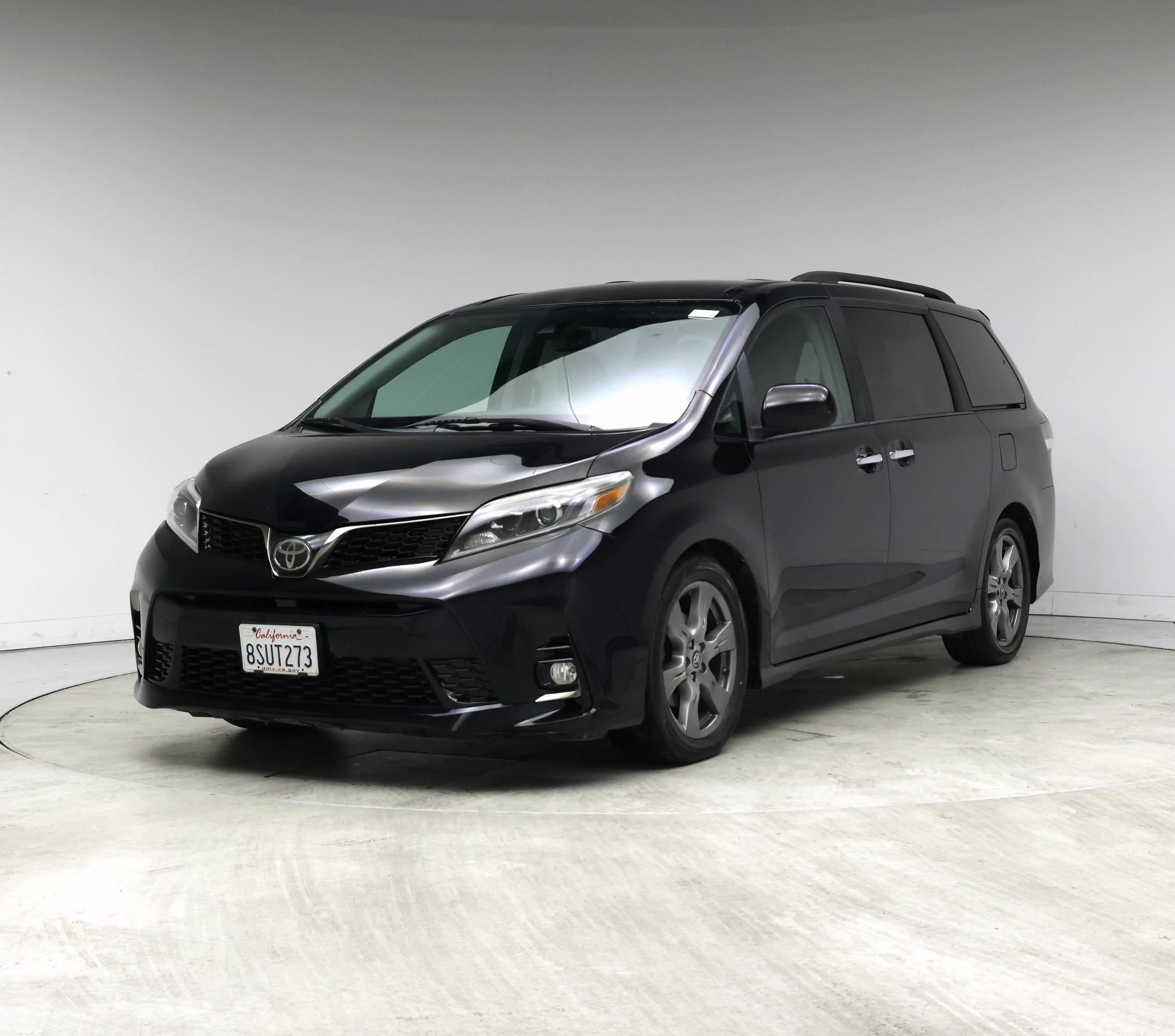 Thumbnail: 2018 Toyota Sienna - 4