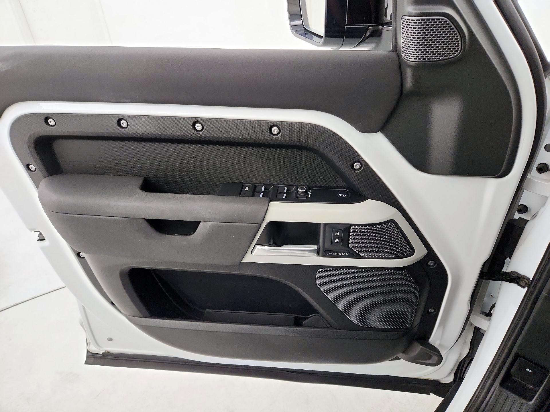 Thumbnail: 2022 Land Rover Defender - 12