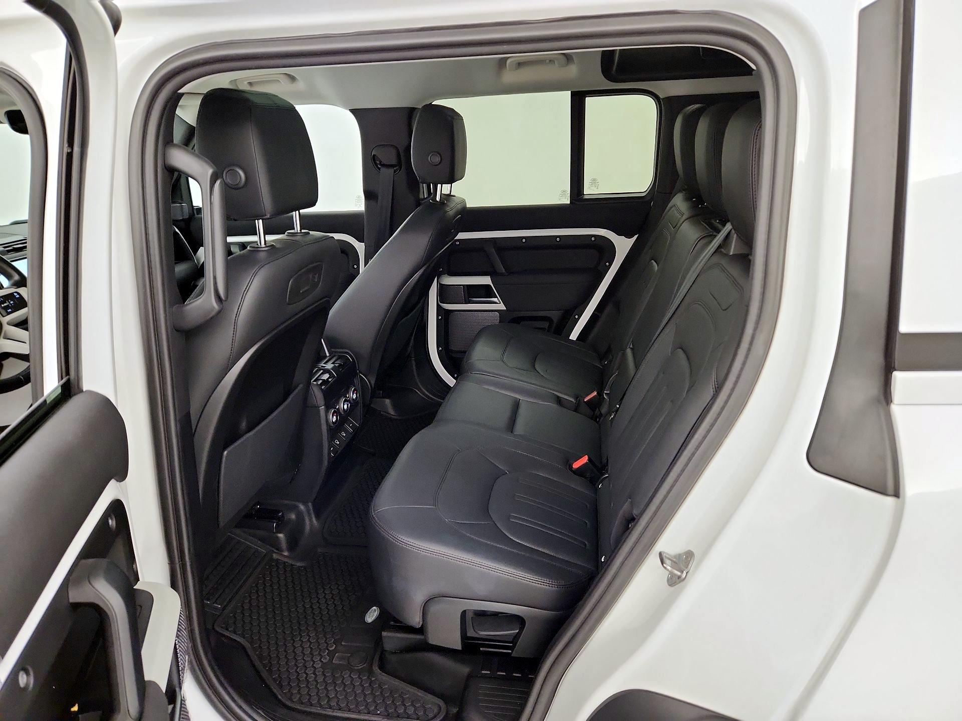 Thumbnail: 2022 Land Rover Defender - 18