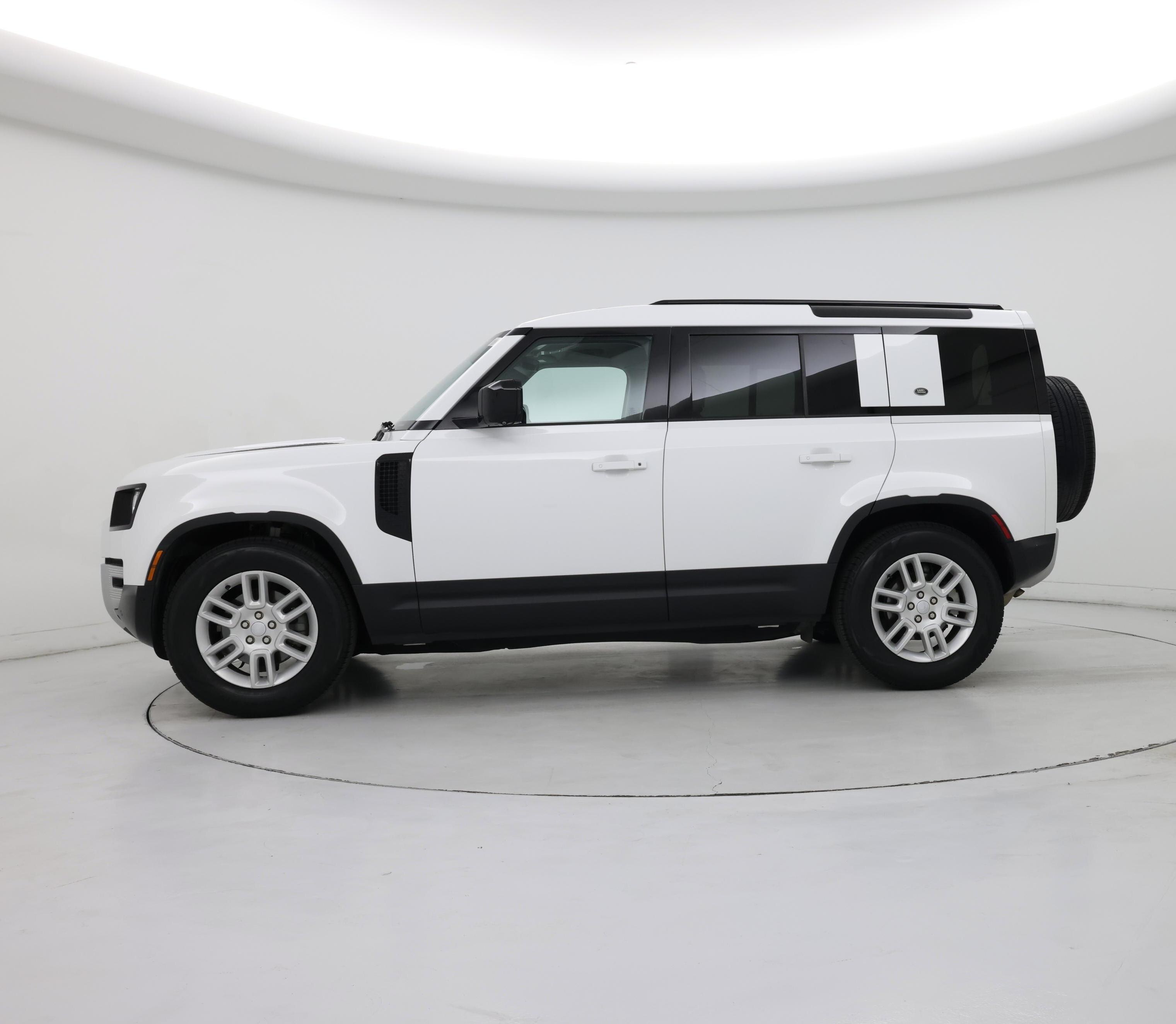 Thumbnail: 2022 Land Rover Defender - 3