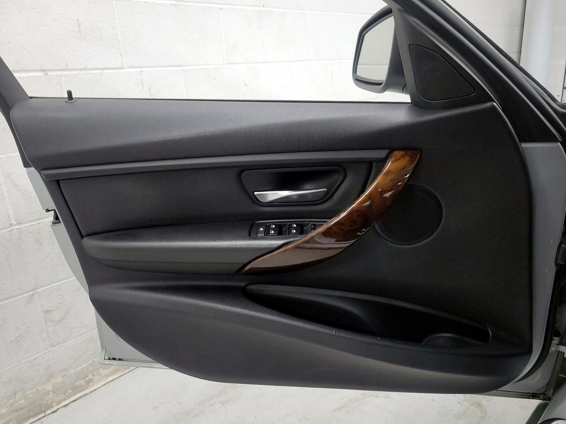 Thumbnail: 2014 BMW 3 Series - 12
