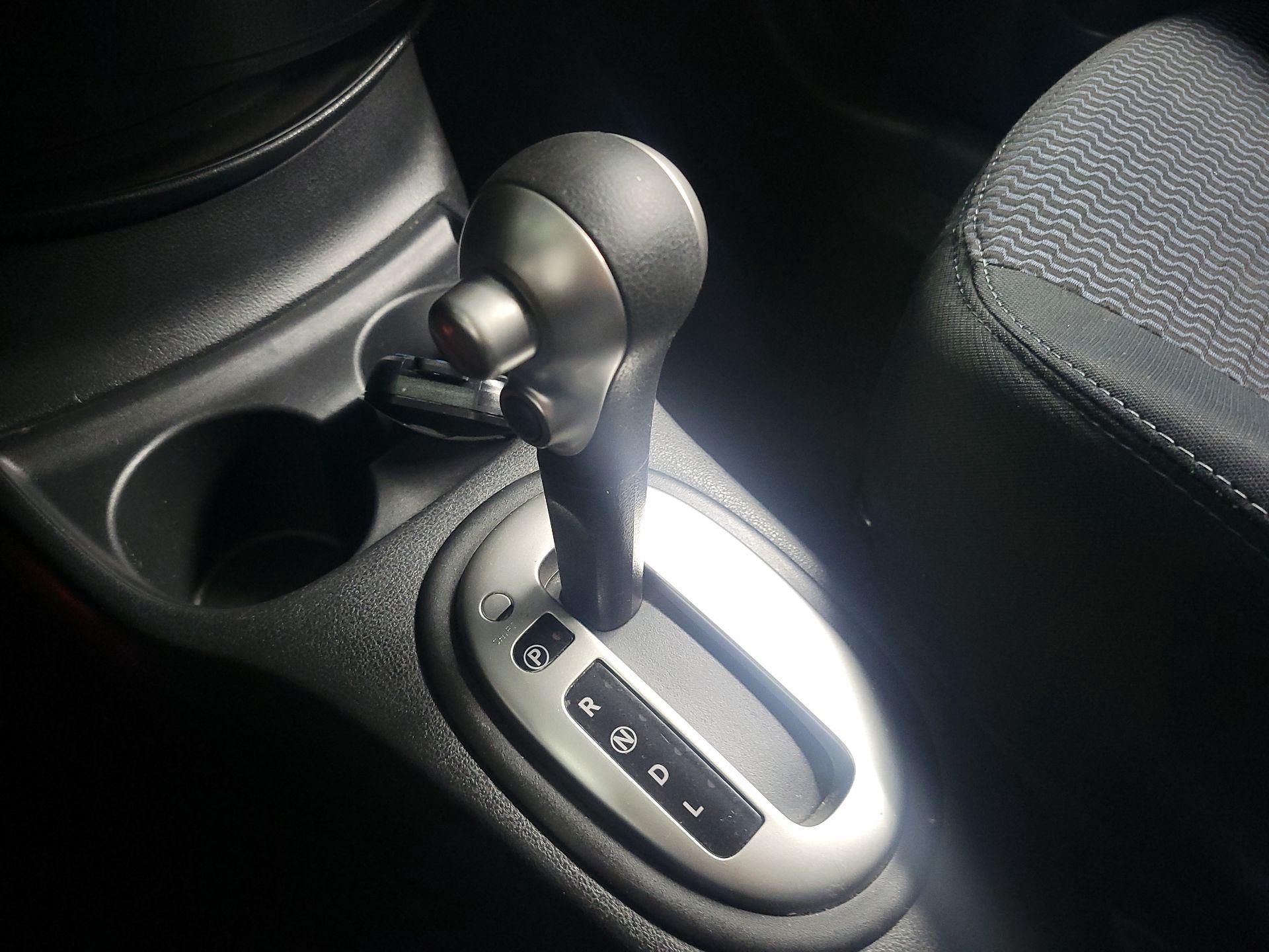 Thumbnail: 2014 Nissan Versa Note - 16