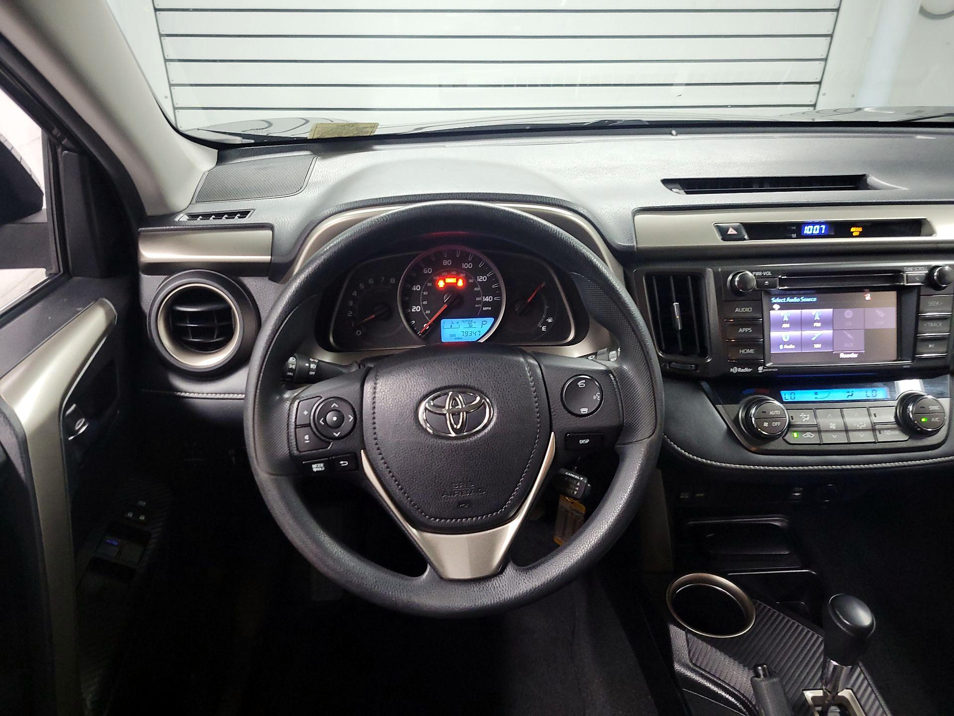 Thumbnail: 2015 Toyota RAV4 - 10