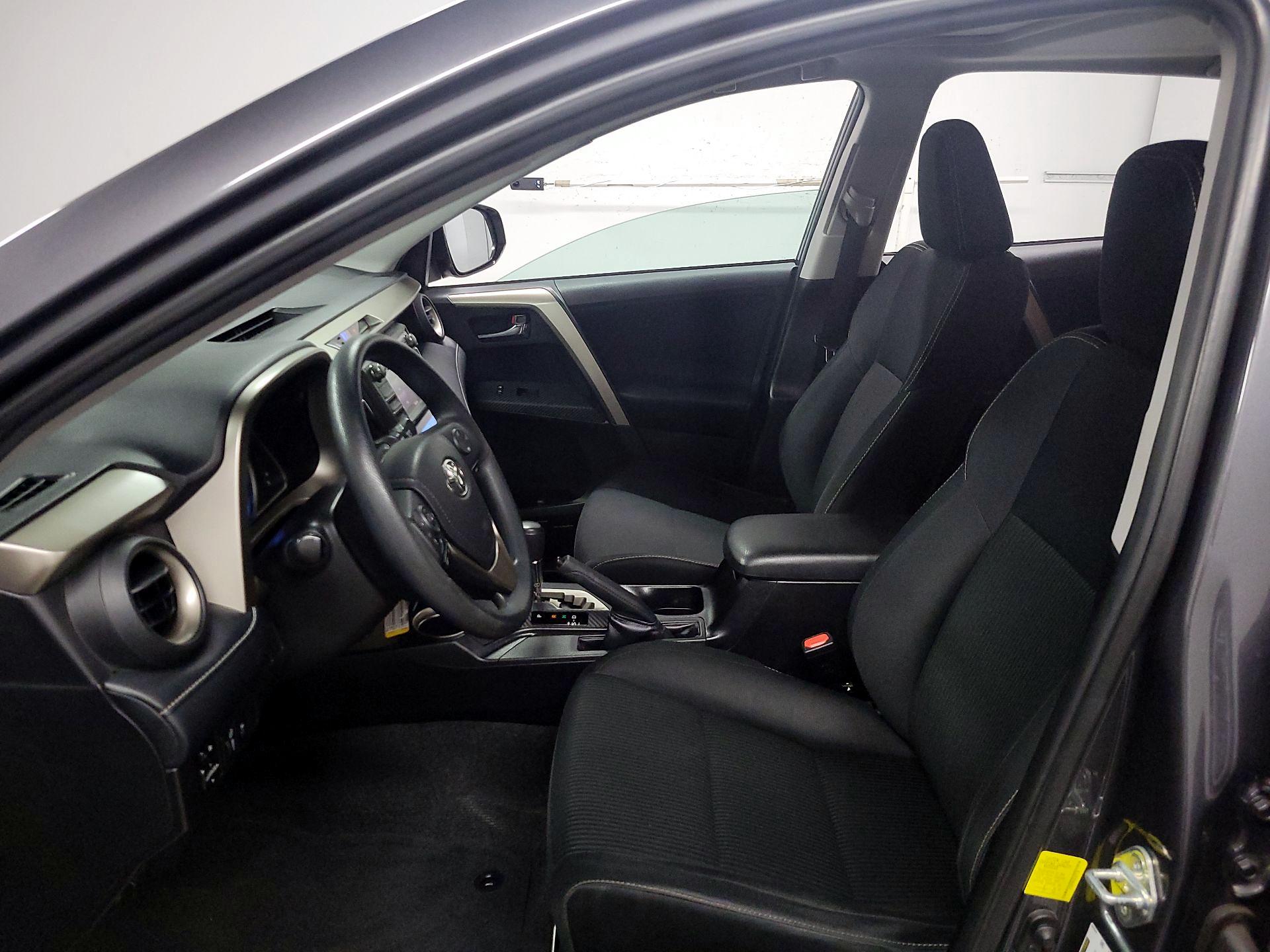 Thumbnail: 2015 Toyota RAV4 - 11