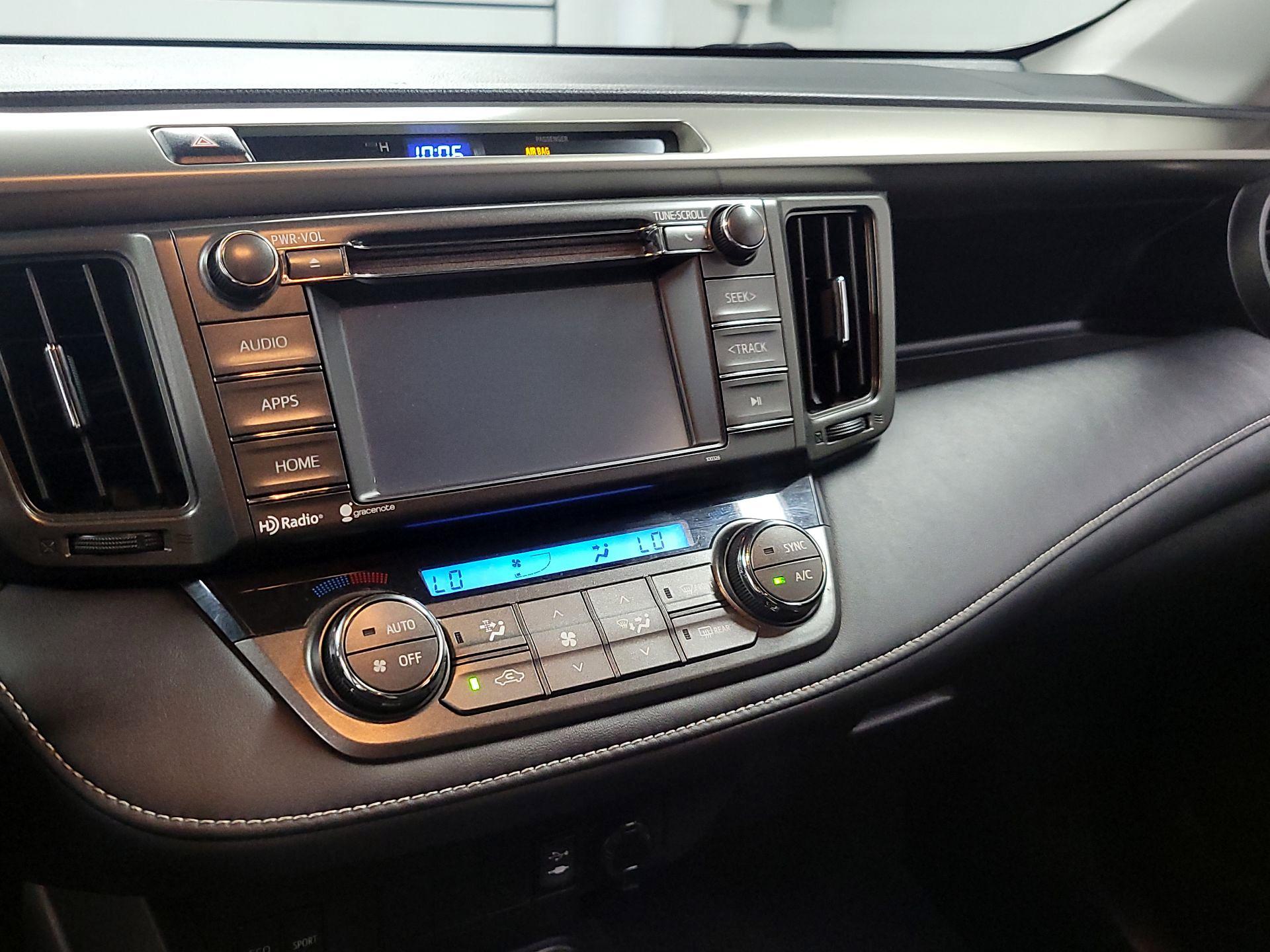 Thumbnail: 2015 Toyota RAV4 - 16