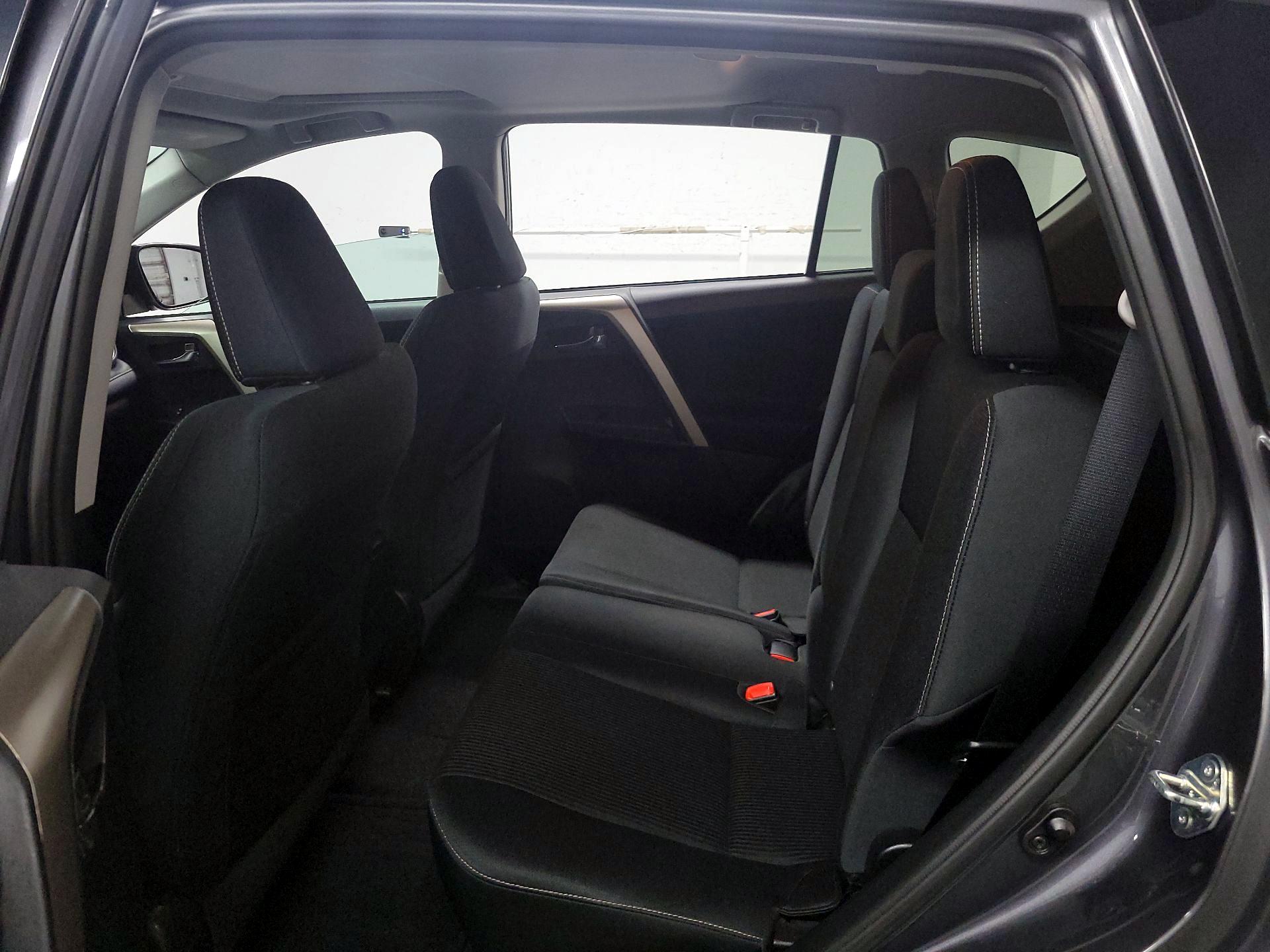 Thumbnail: 2015 Toyota RAV4 - 18