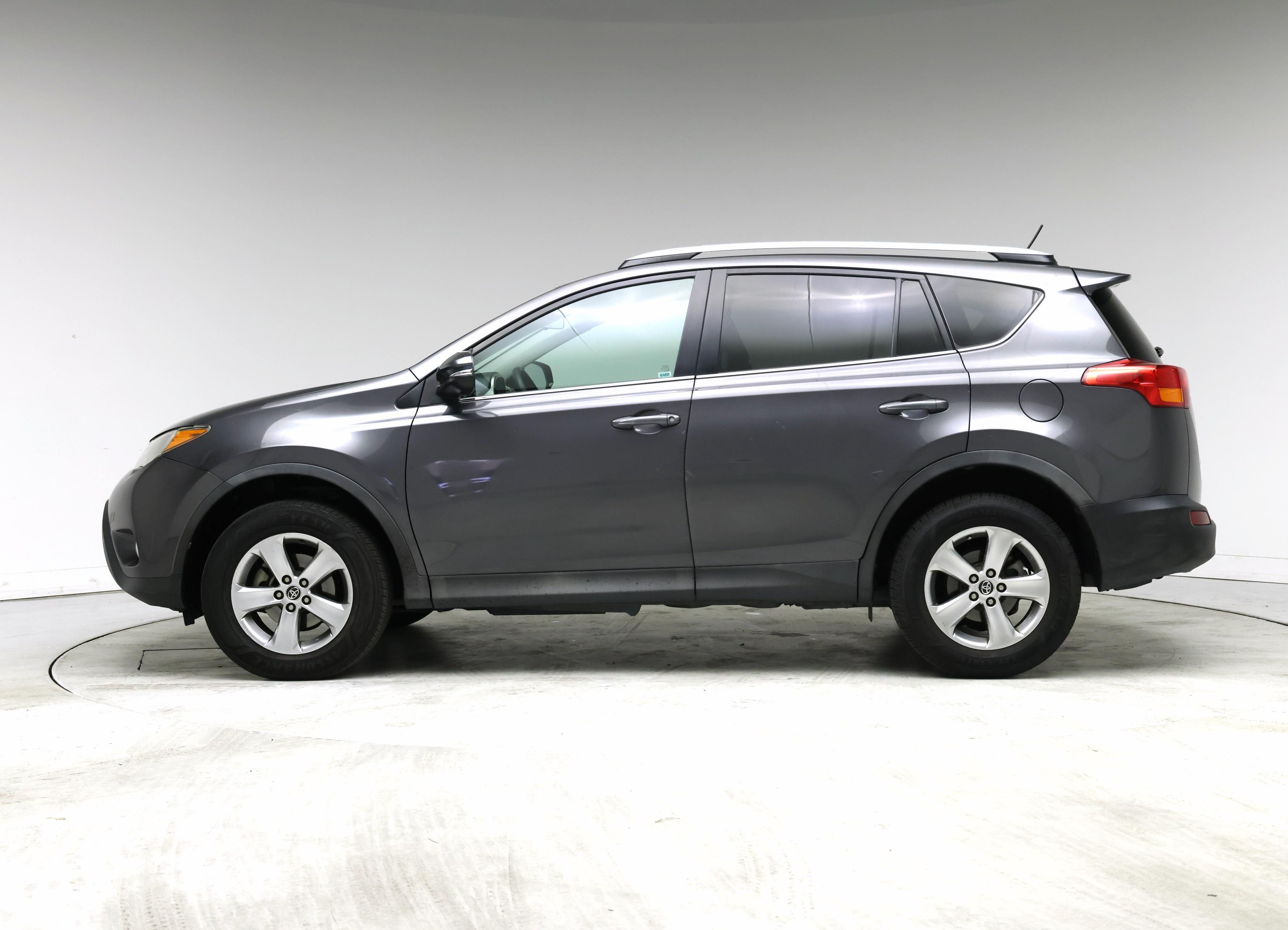 Thumbnail: 2015 Toyota RAV4 - 3