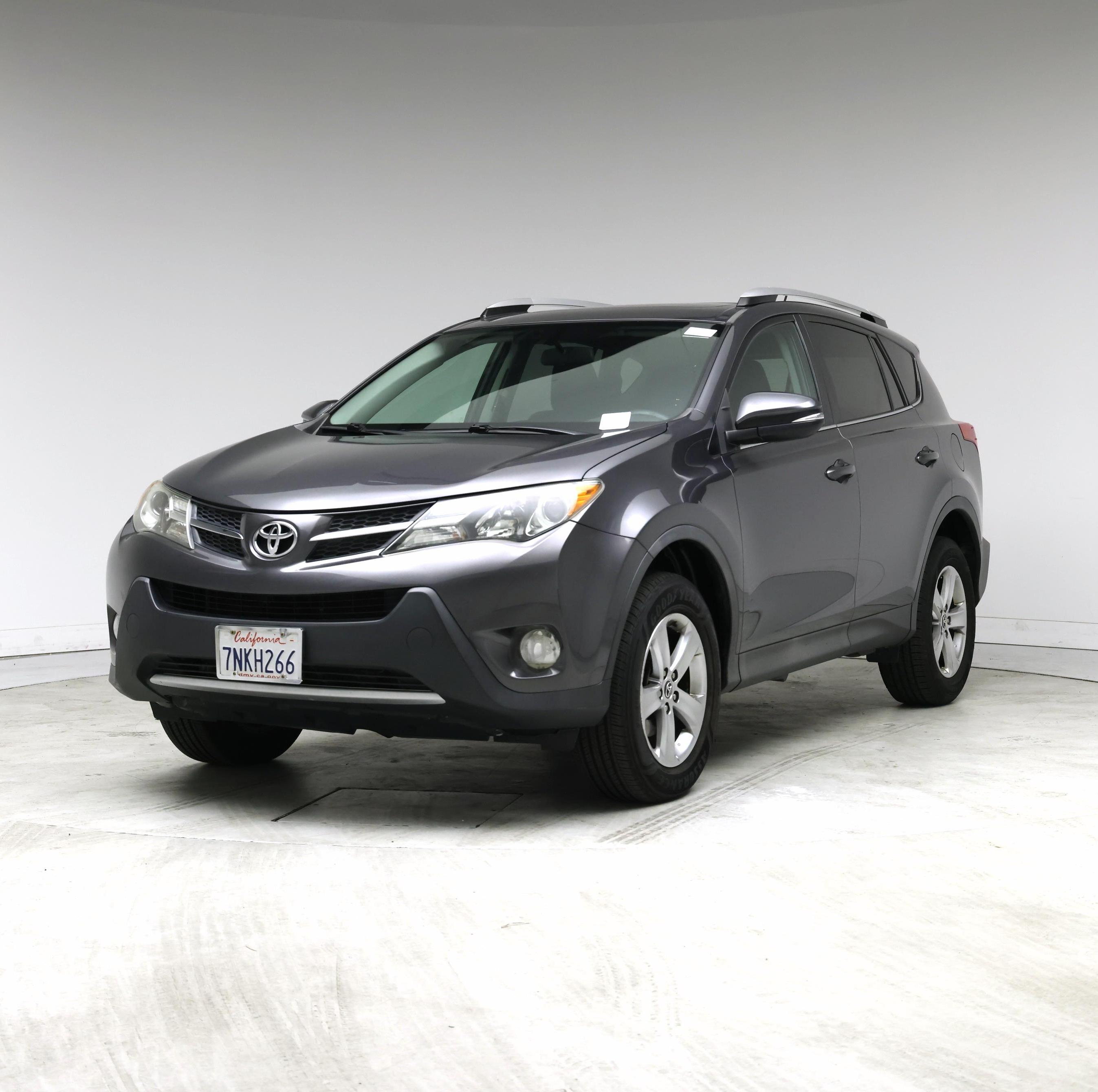 Thumbnail: 2015 Toyota RAV4 - 4