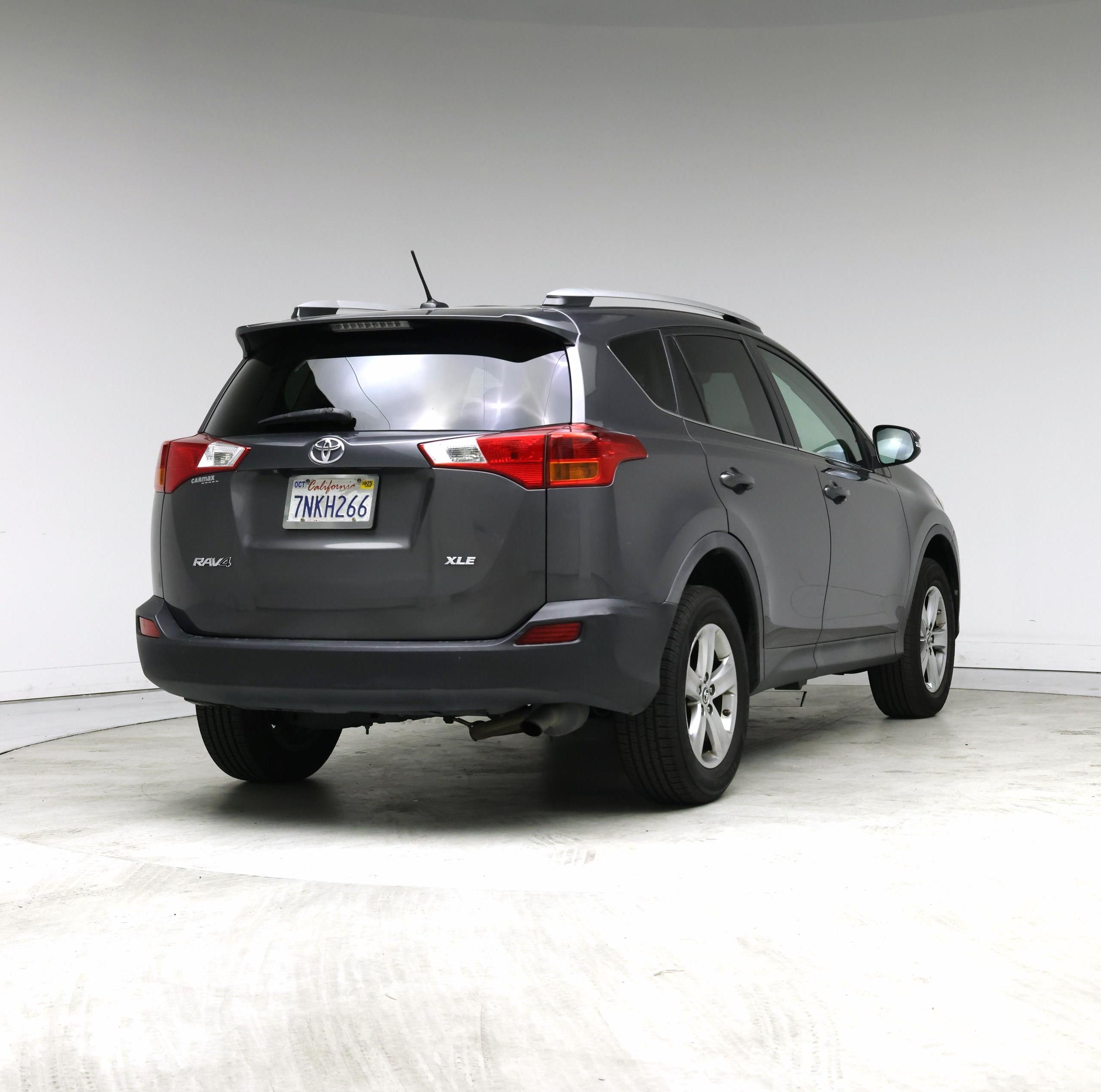 Thumbnail: 2015 Toyota RAV4 - 8