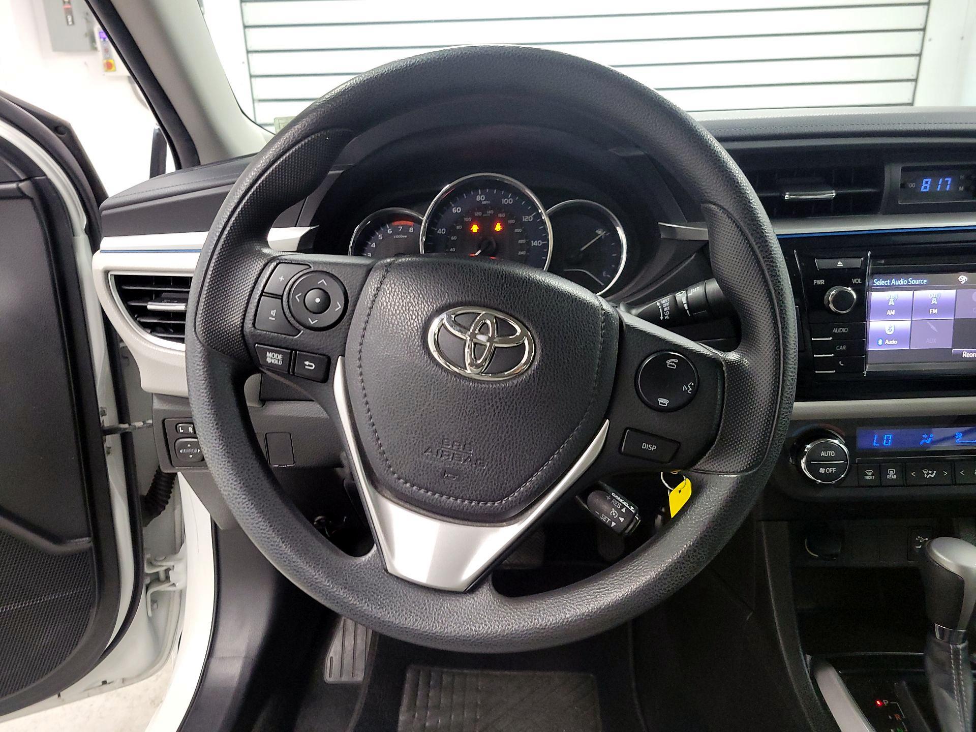 Thumbnail: 2015 Toyota Corolla - 10