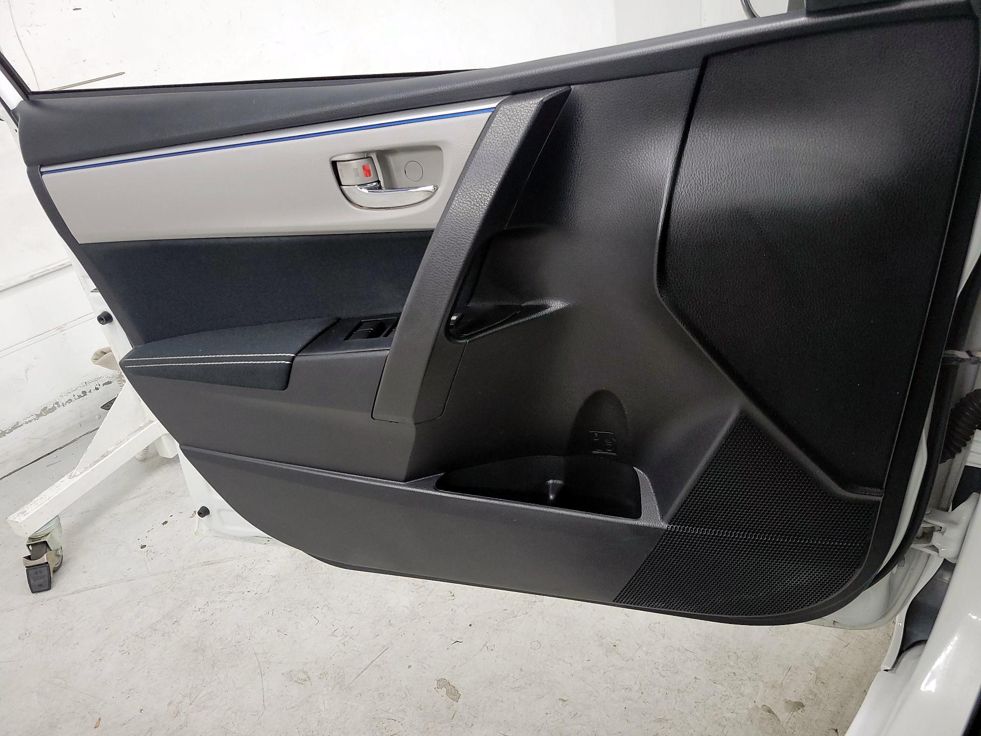 Thumbnail: 2015 Toyota Corolla - 12