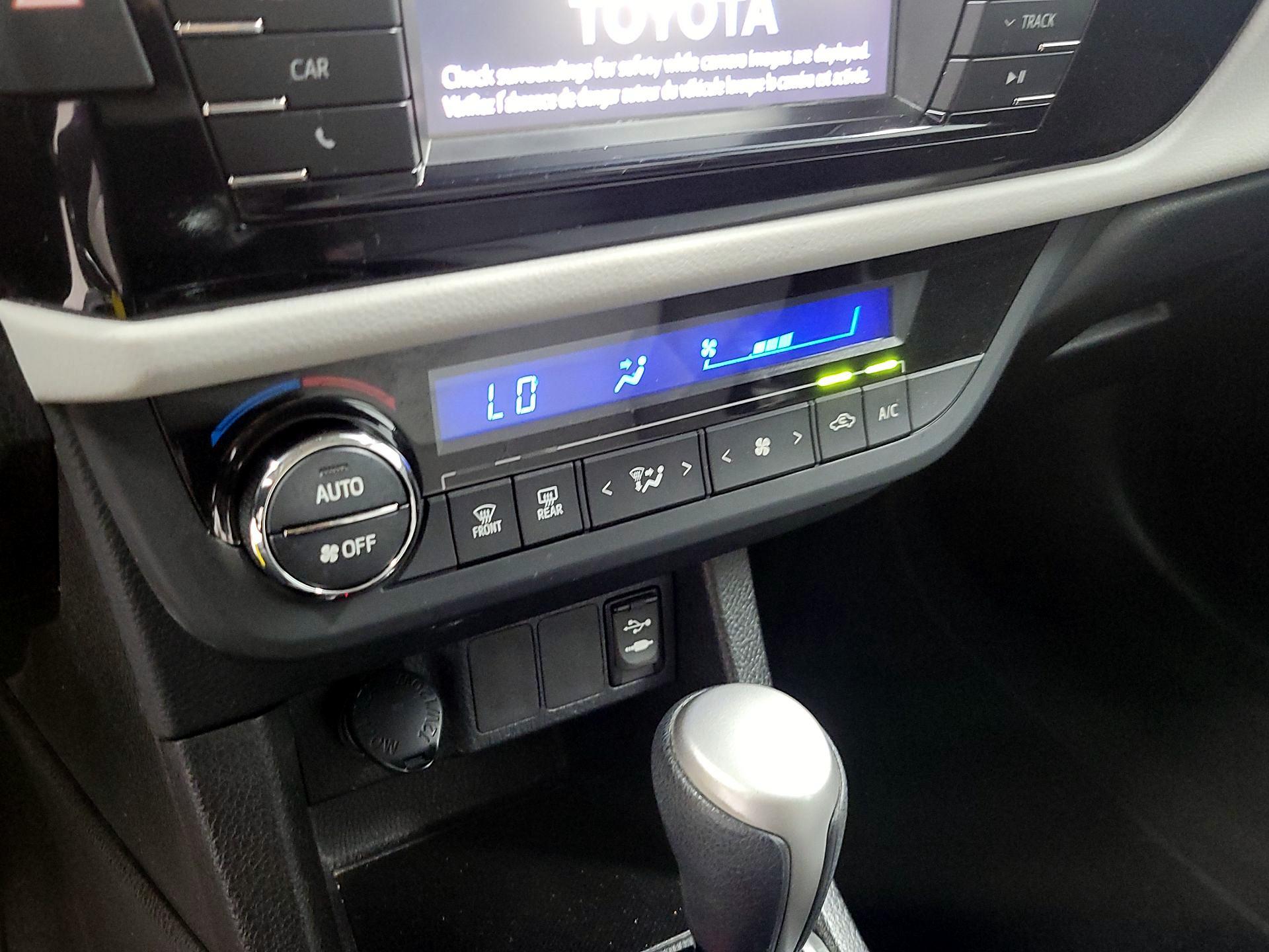 Thumbnail: 2015 Toyota Corolla - 16