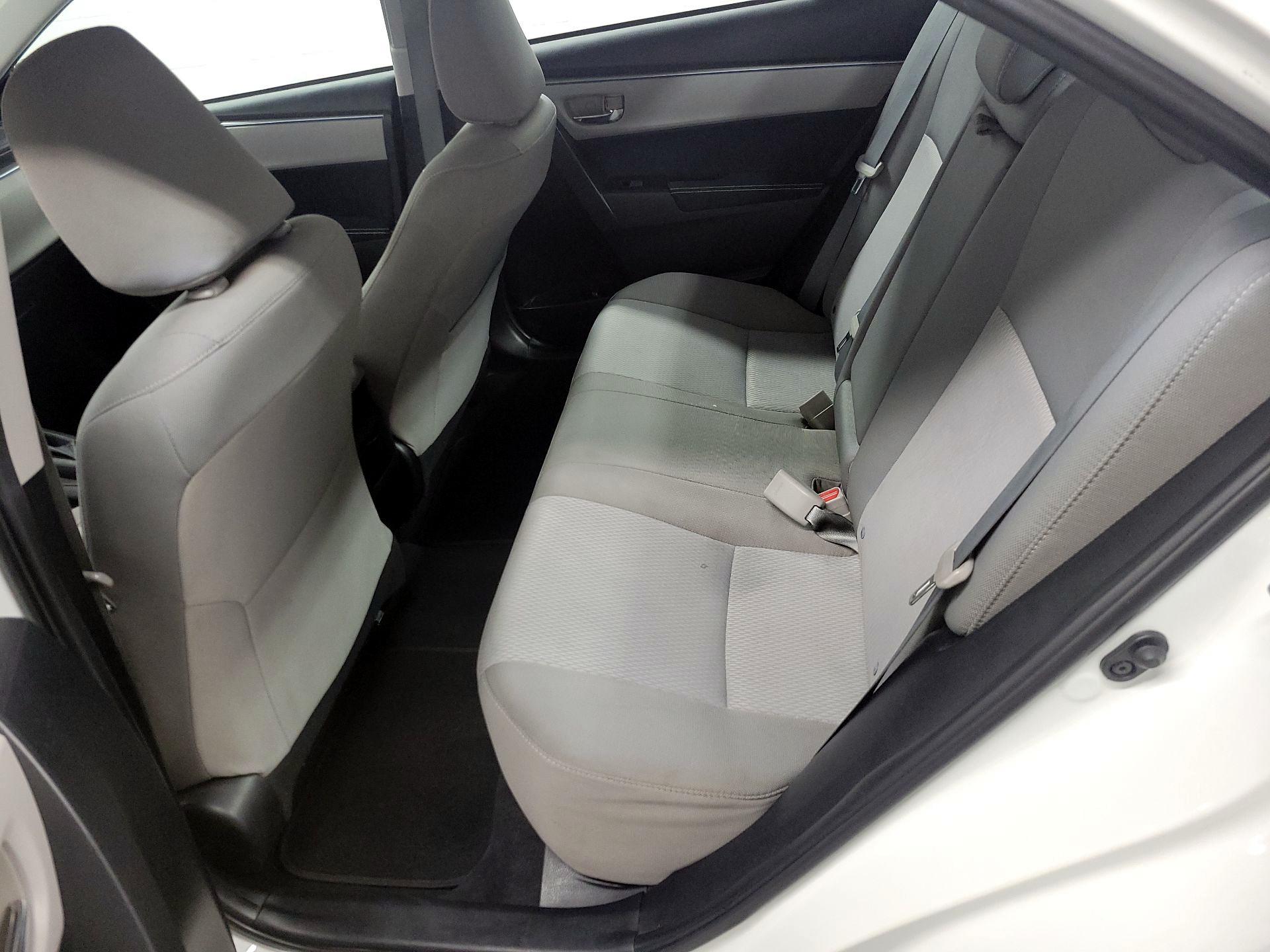 Thumbnail: 2015 Toyota Corolla - 18