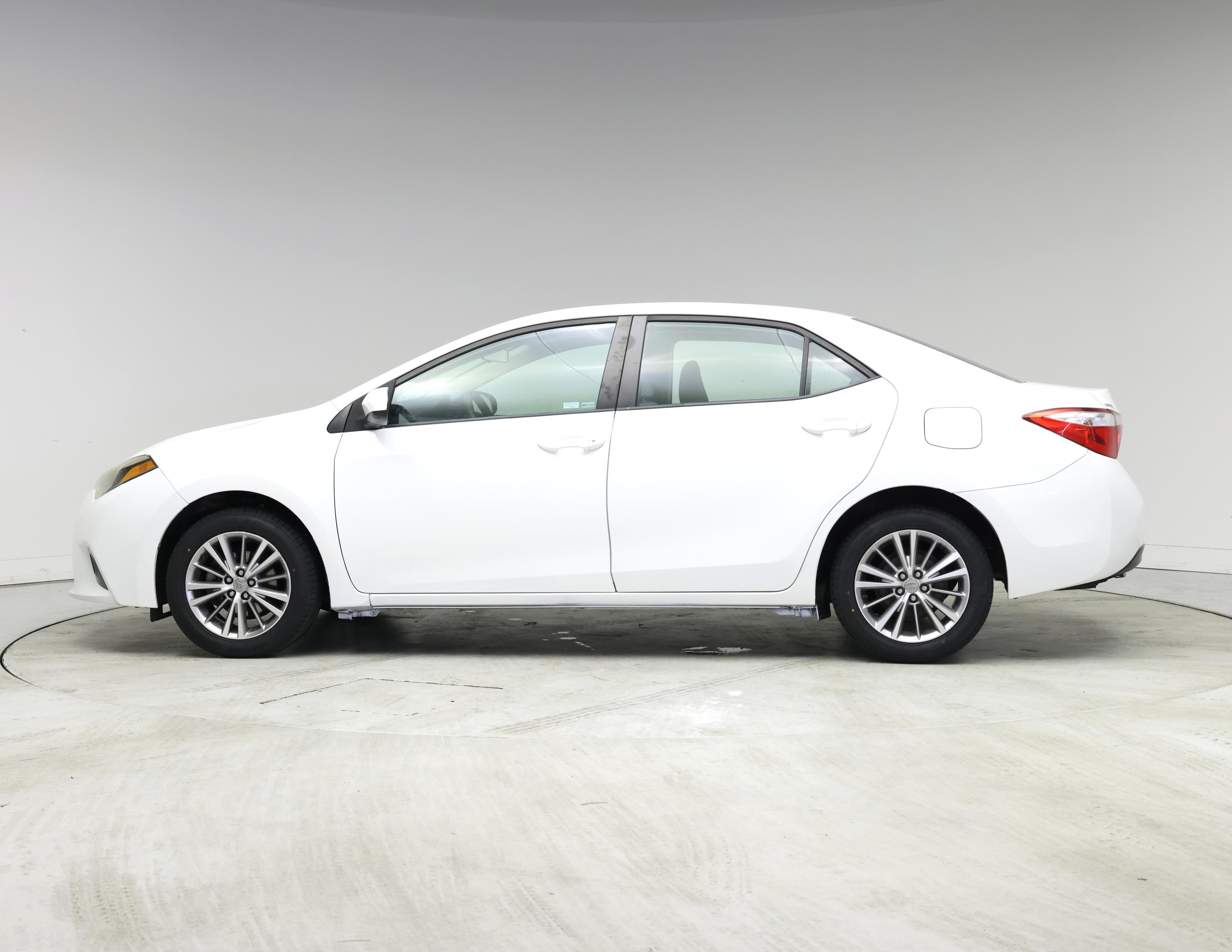 Thumbnail: 2015 Toyota Corolla - 3
