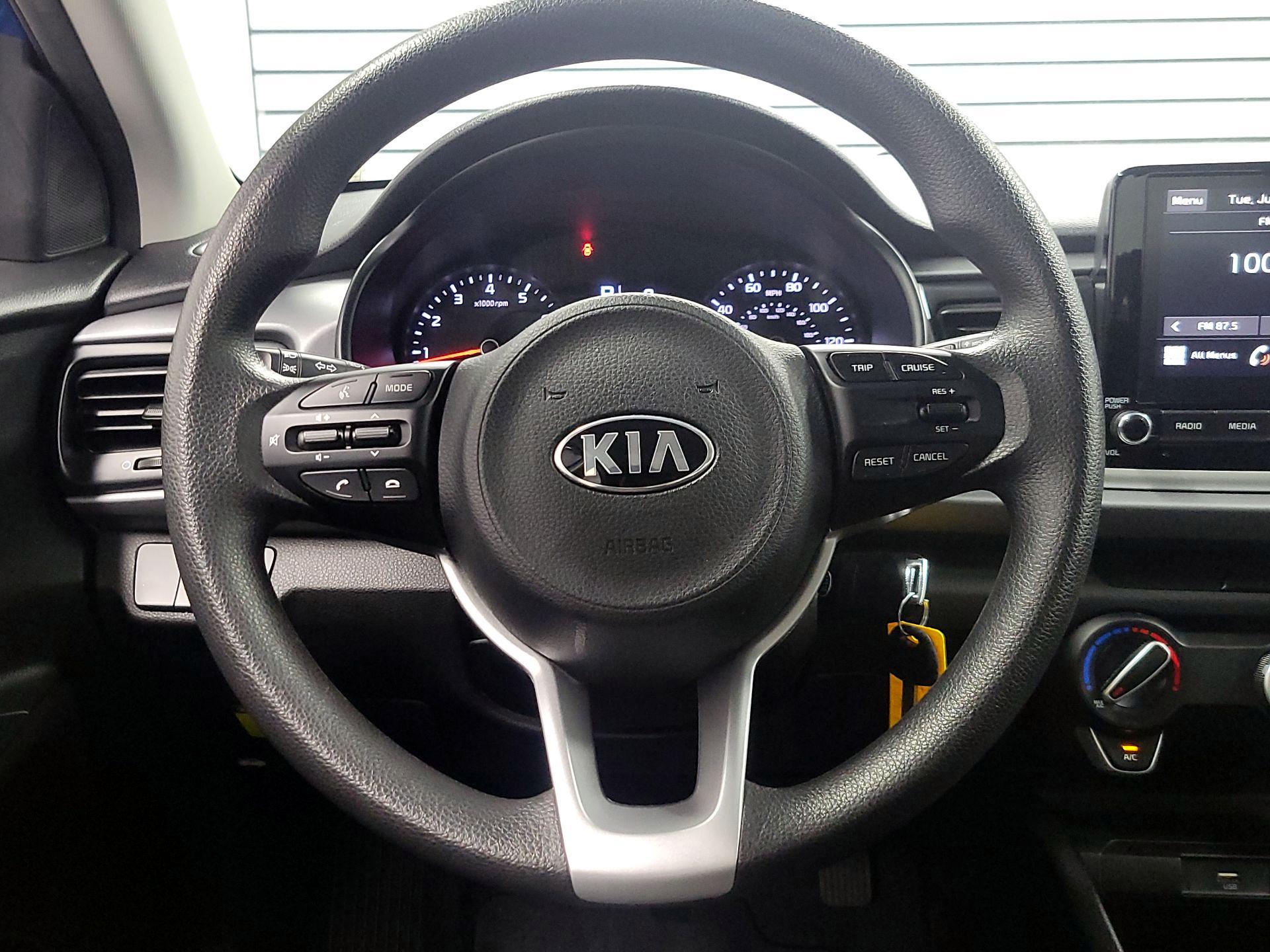 Thumbnail: 2021 Kia Rio - 10
