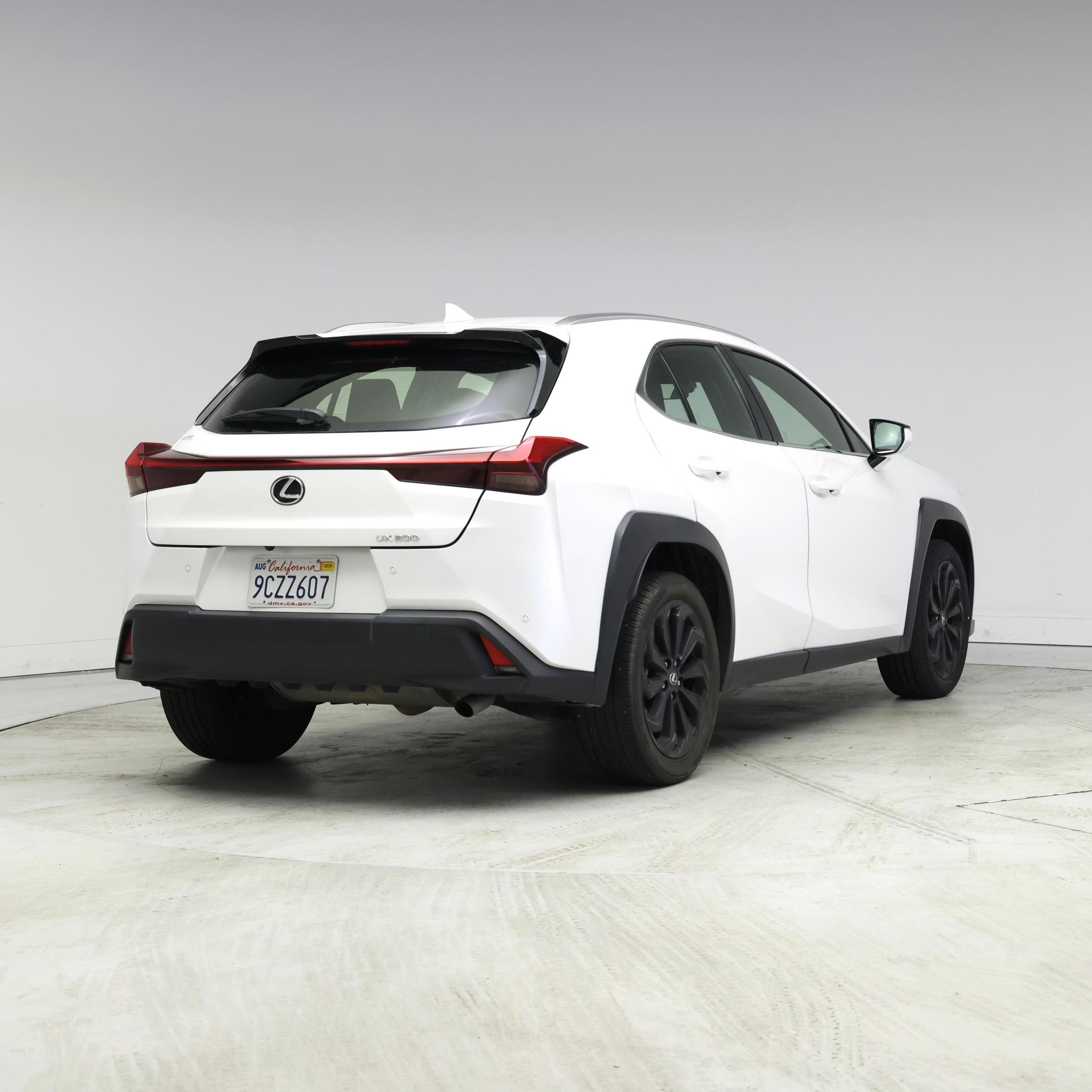 Thumbnail: 2021 Lexus UX - 8