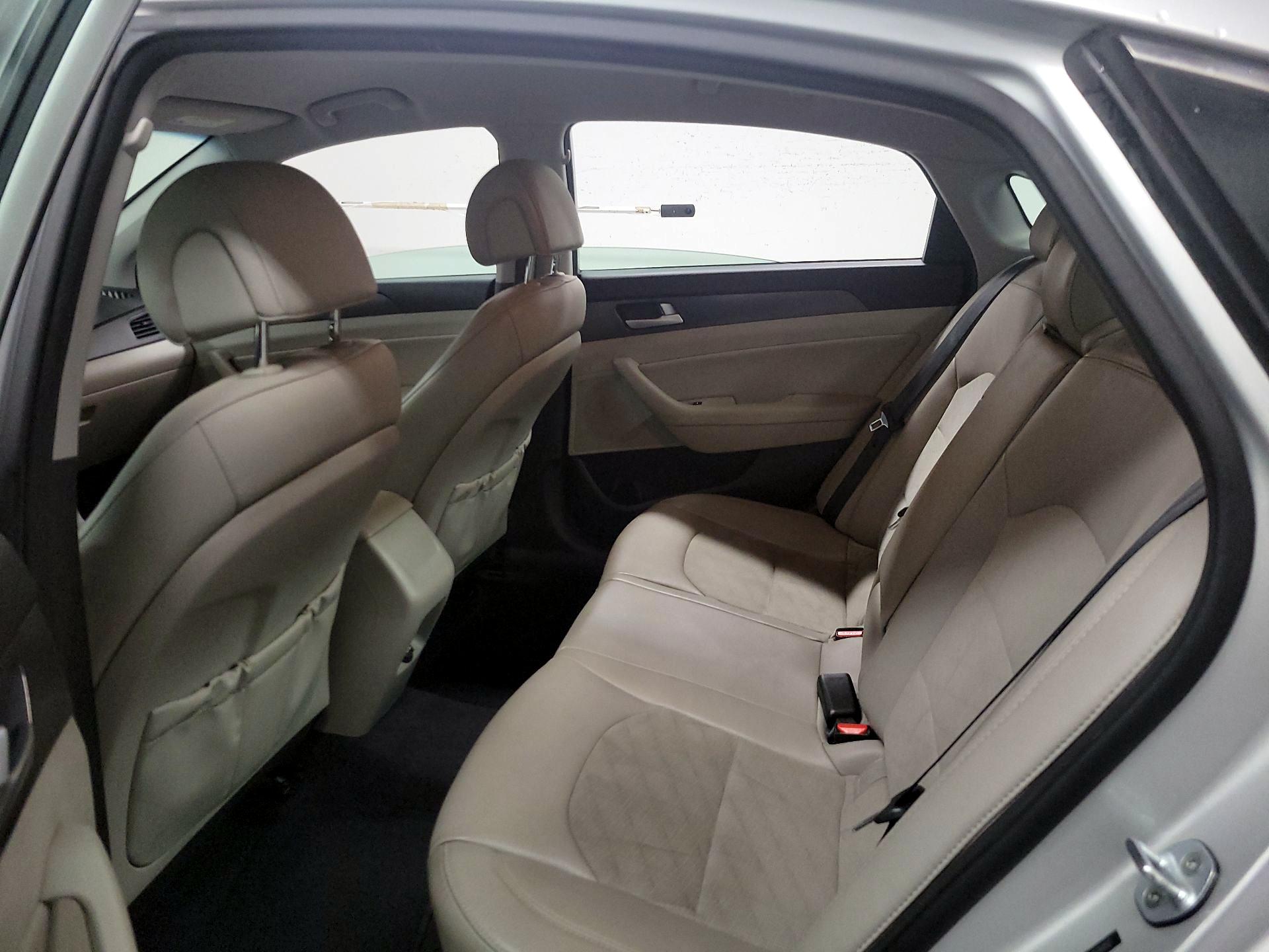 Thumbnail: 2015 Hyundai Sonata - 18