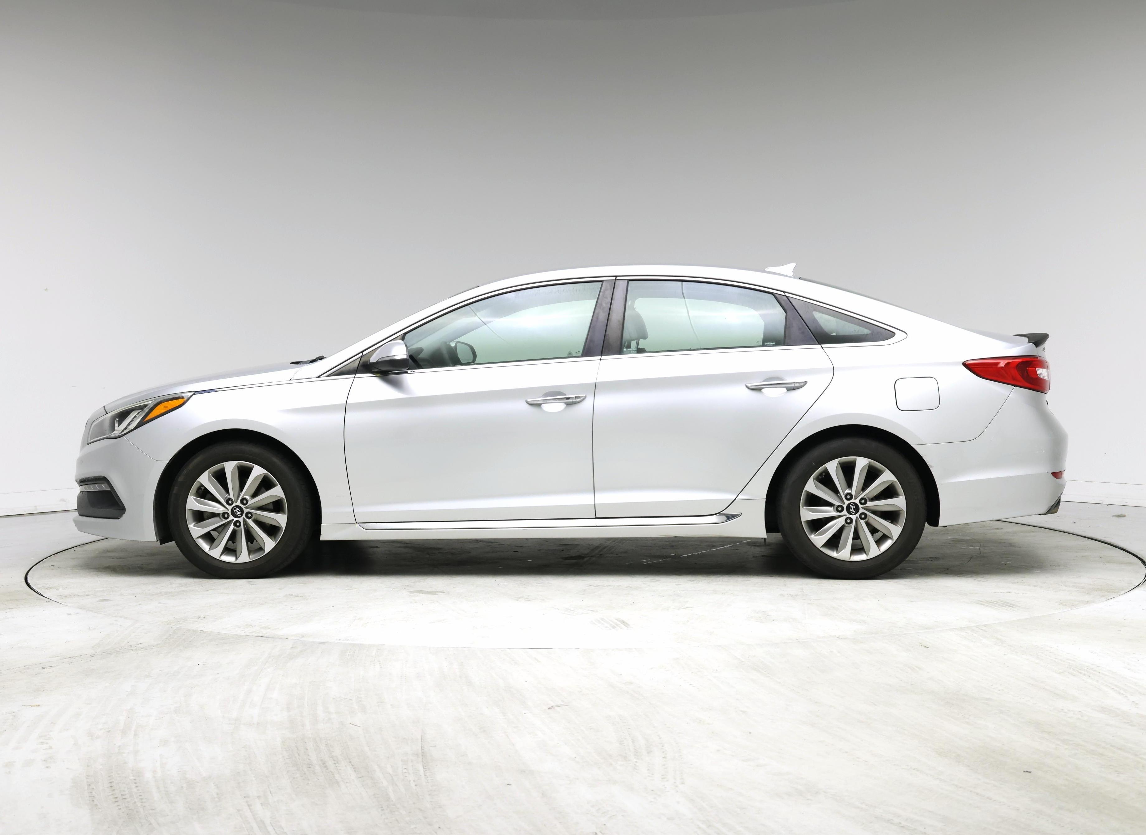 Thumbnail: 2015 Hyundai Sonata - 3