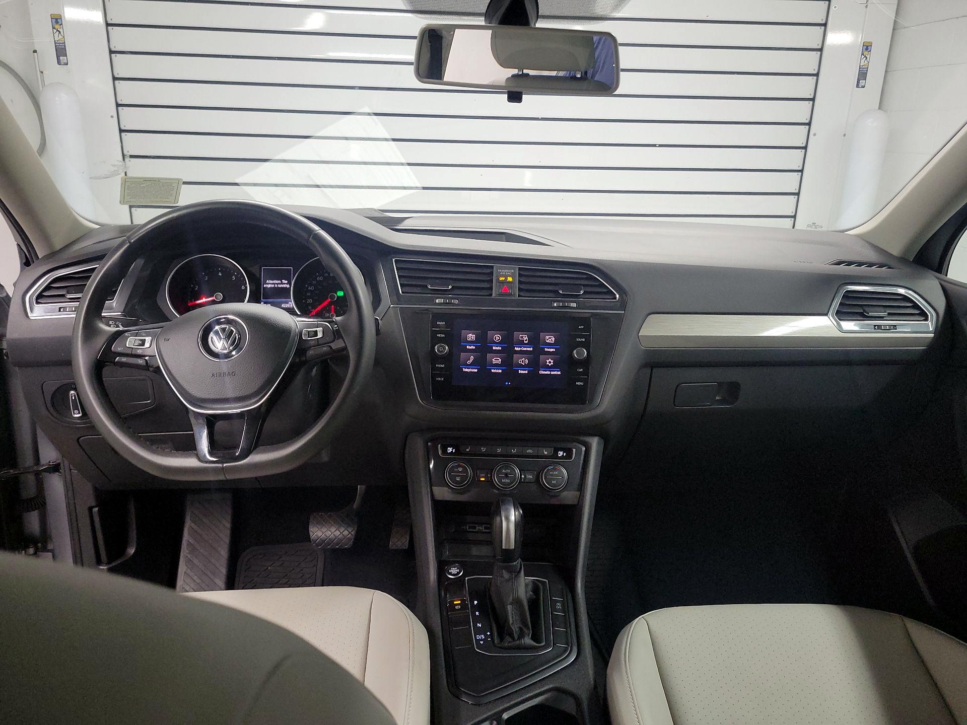 Thumbnail: 2020 Volkswagen Tiguan - 9