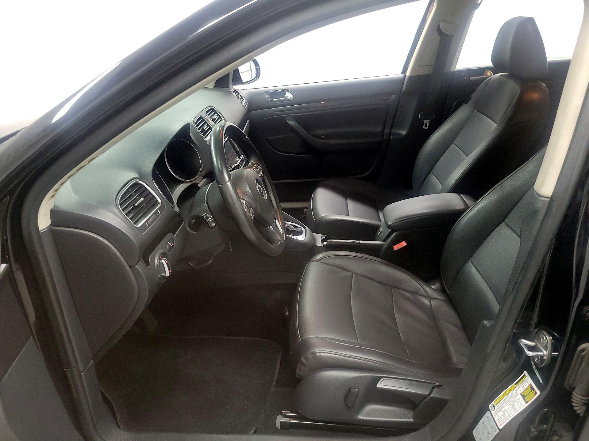 Thumbnail: 2014 Volkswagen Jetta - 11