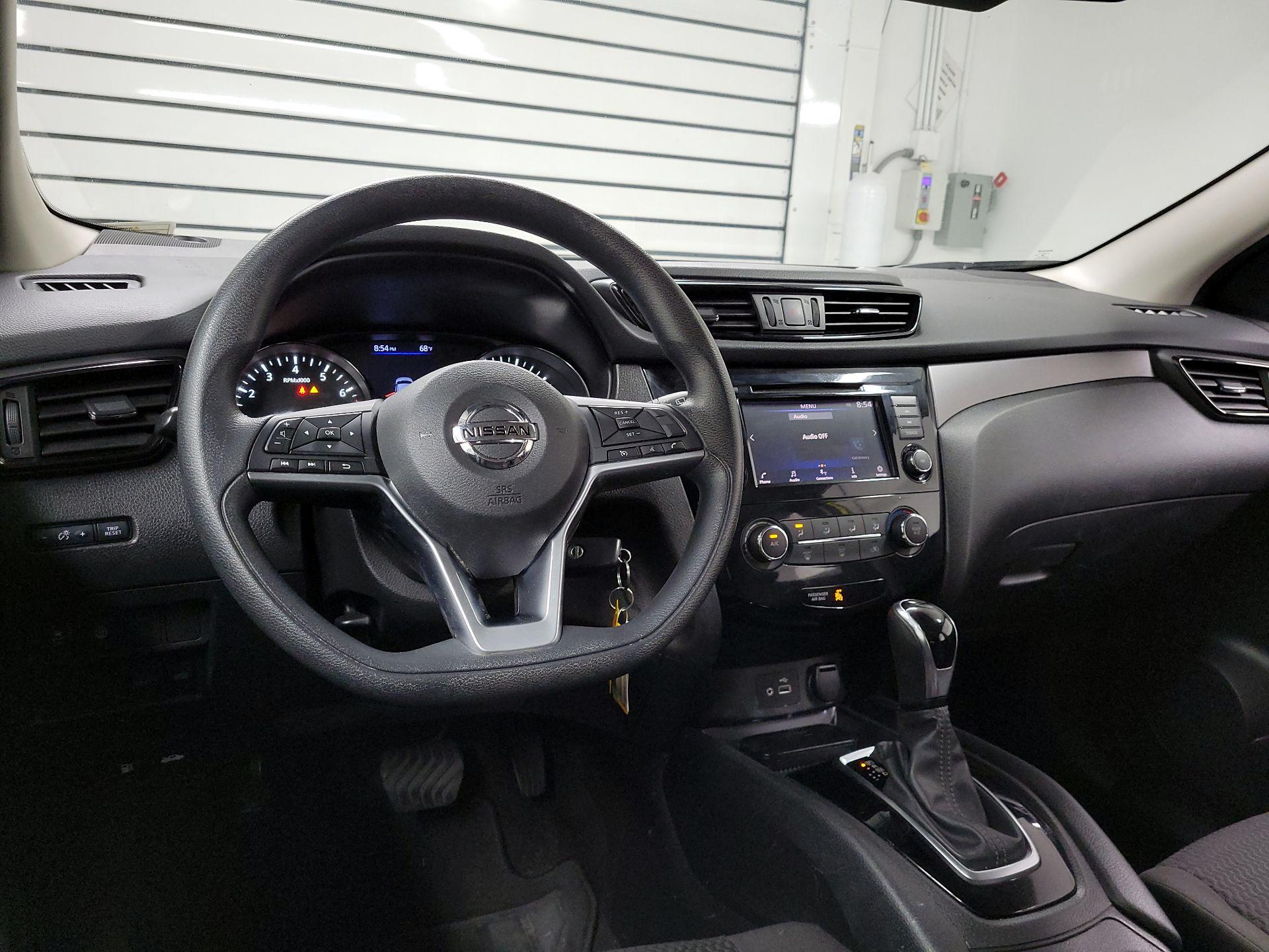 Thumbnail: 2020 Nissan Rogue Sport - 9