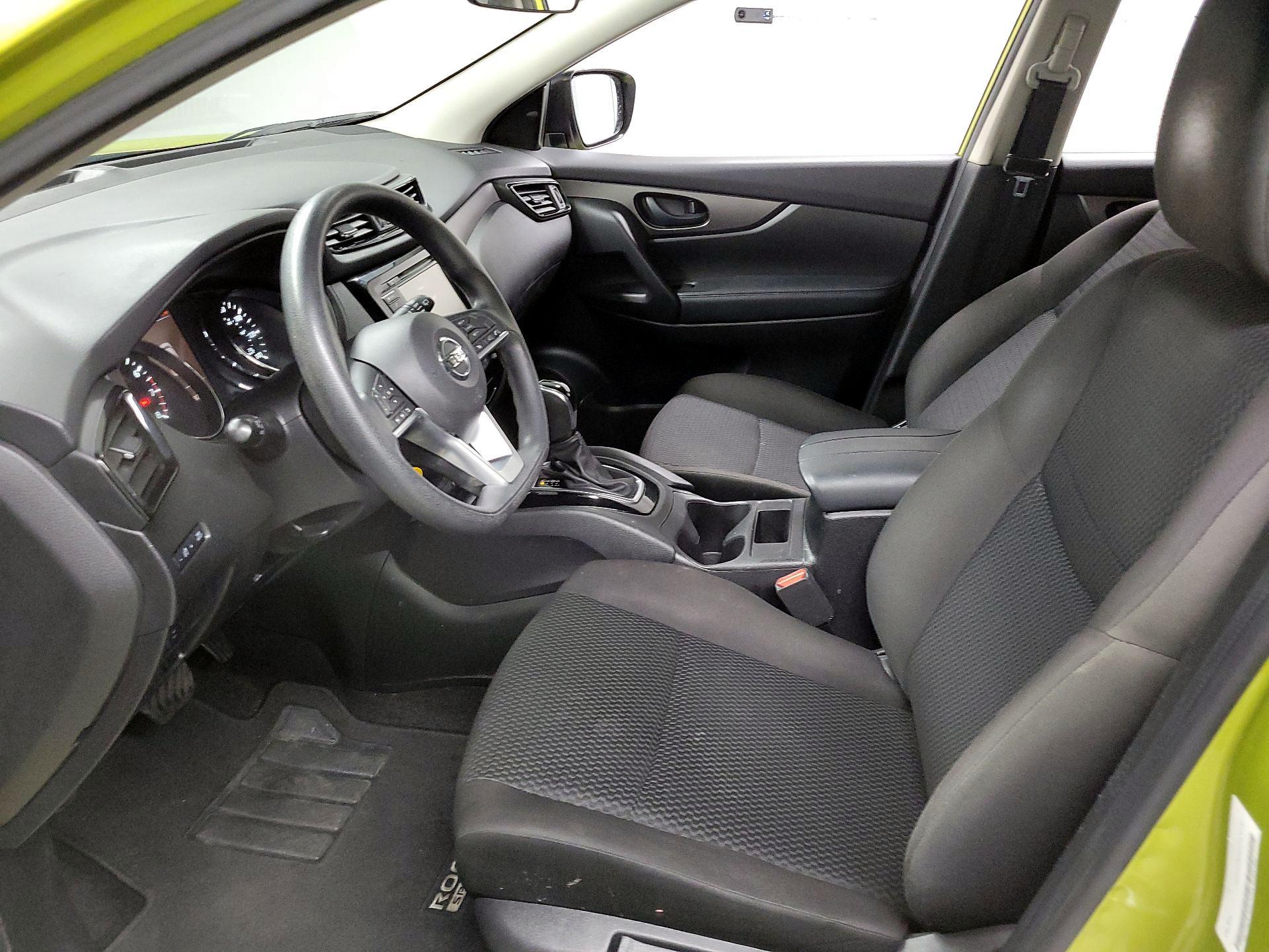Thumbnail: 2020 Nissan Rogue Sport - 11