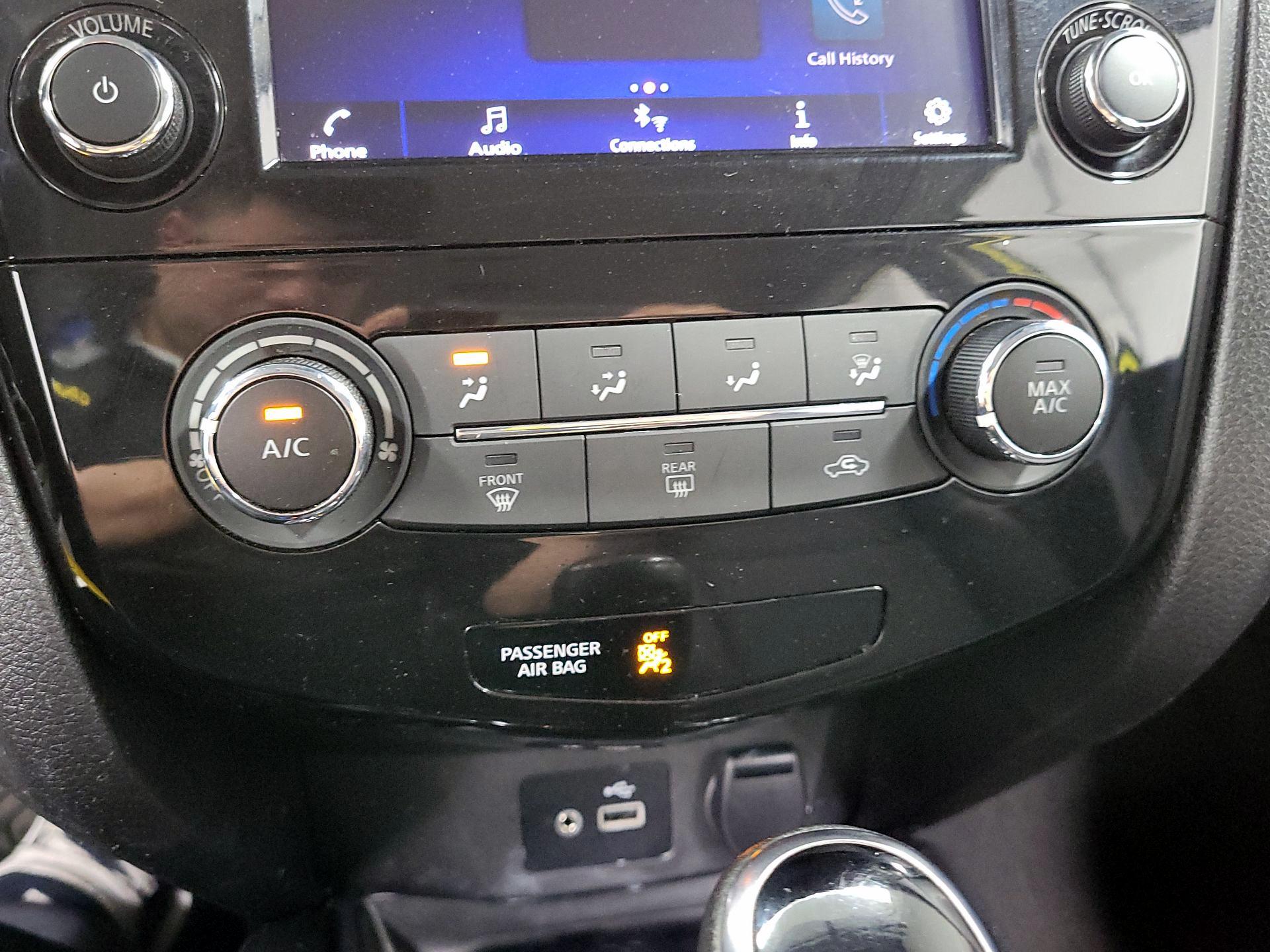 Thumbnail: 2020 Nissan Rogue Sport - 14